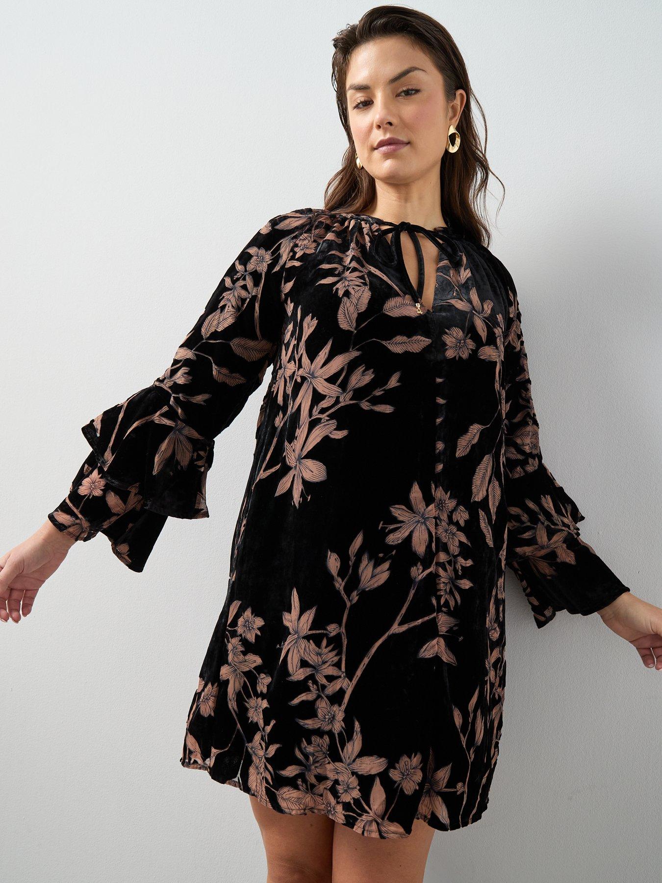 Image 5 of 6 of The Very Collection Curve Curve Devore Ruffle Sleeve Smock Dress