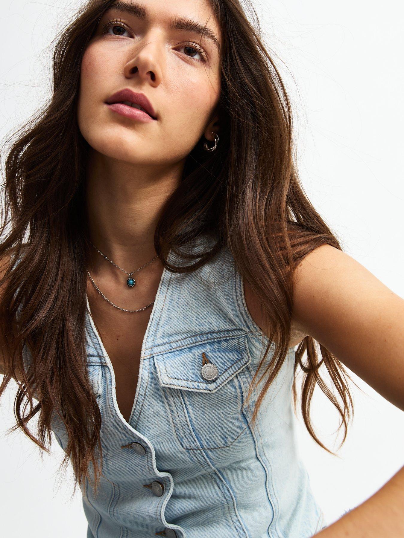 new-look-light-blue-denim-buttoned-waistcoatoutfit
