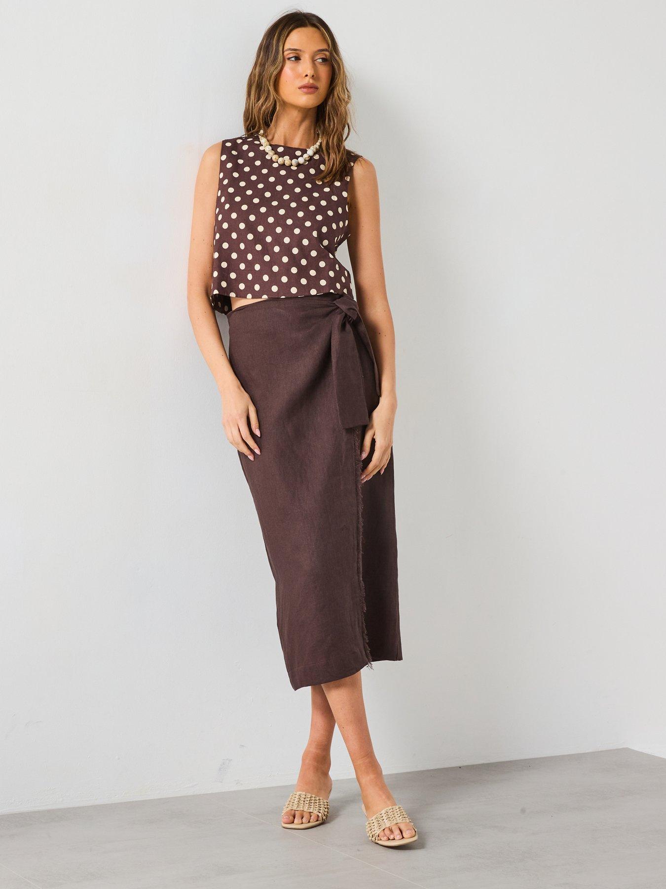 Image 3 of 6 of Mango Polka Dot Linen Crop Top - Brown
