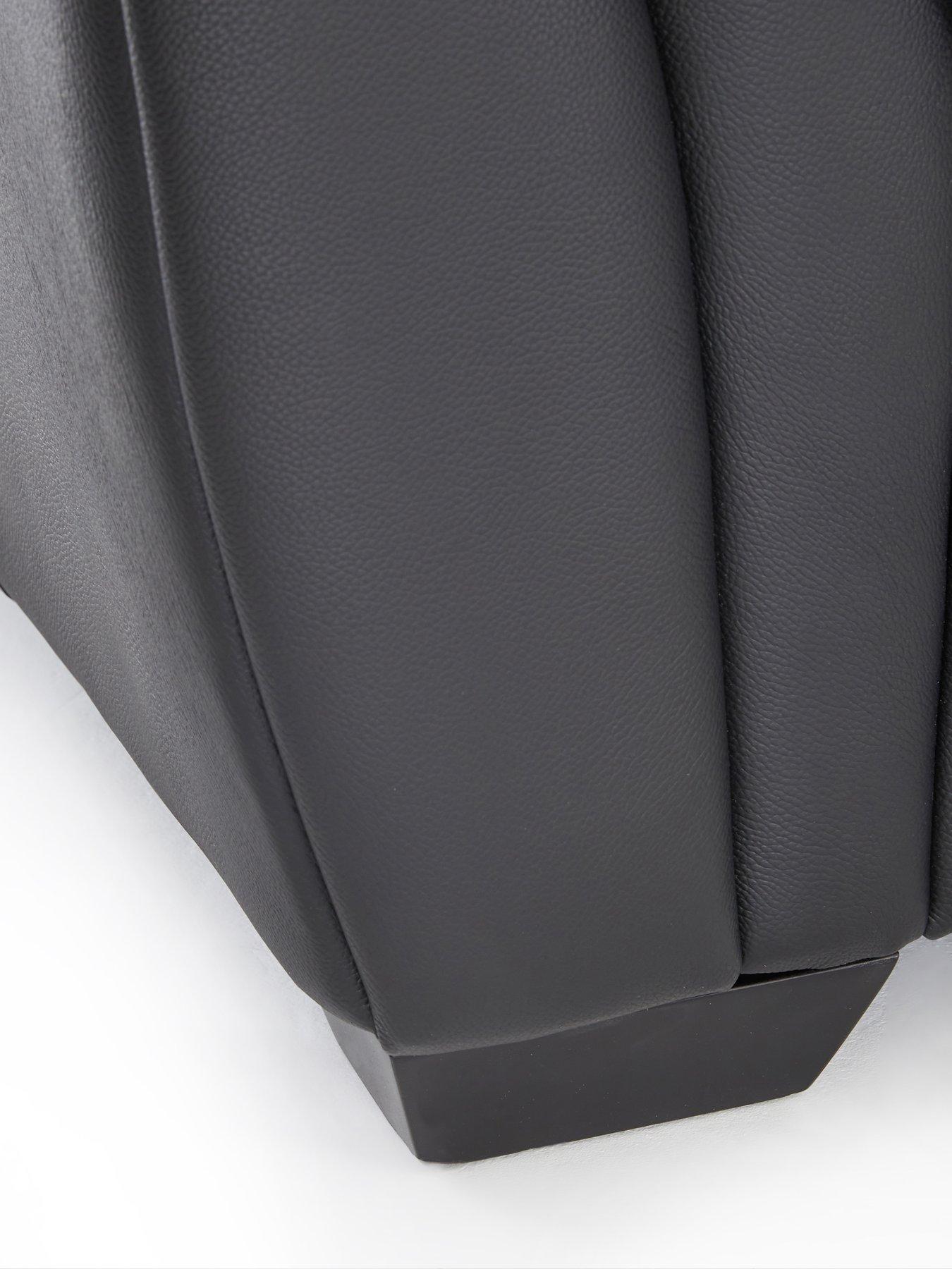 the-very-collection-wilmslow-leather-3-seater-sofadetail