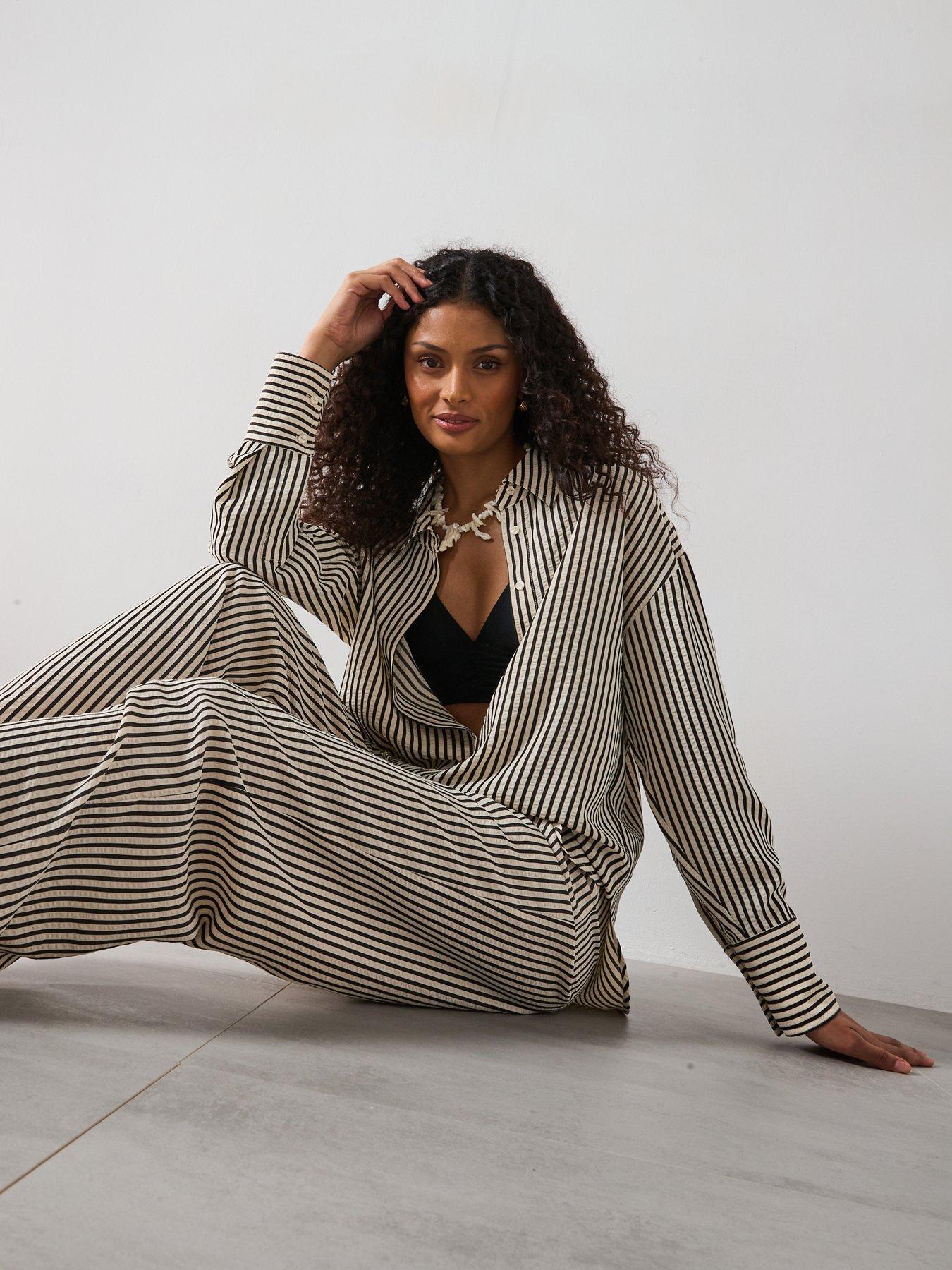 mango-texture-striped-trousers-creamdetail