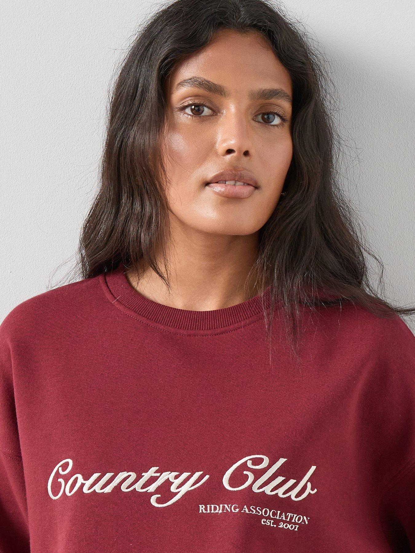 the-very-collection-country-club-graphic-sweatshirt-burgundyoutfit