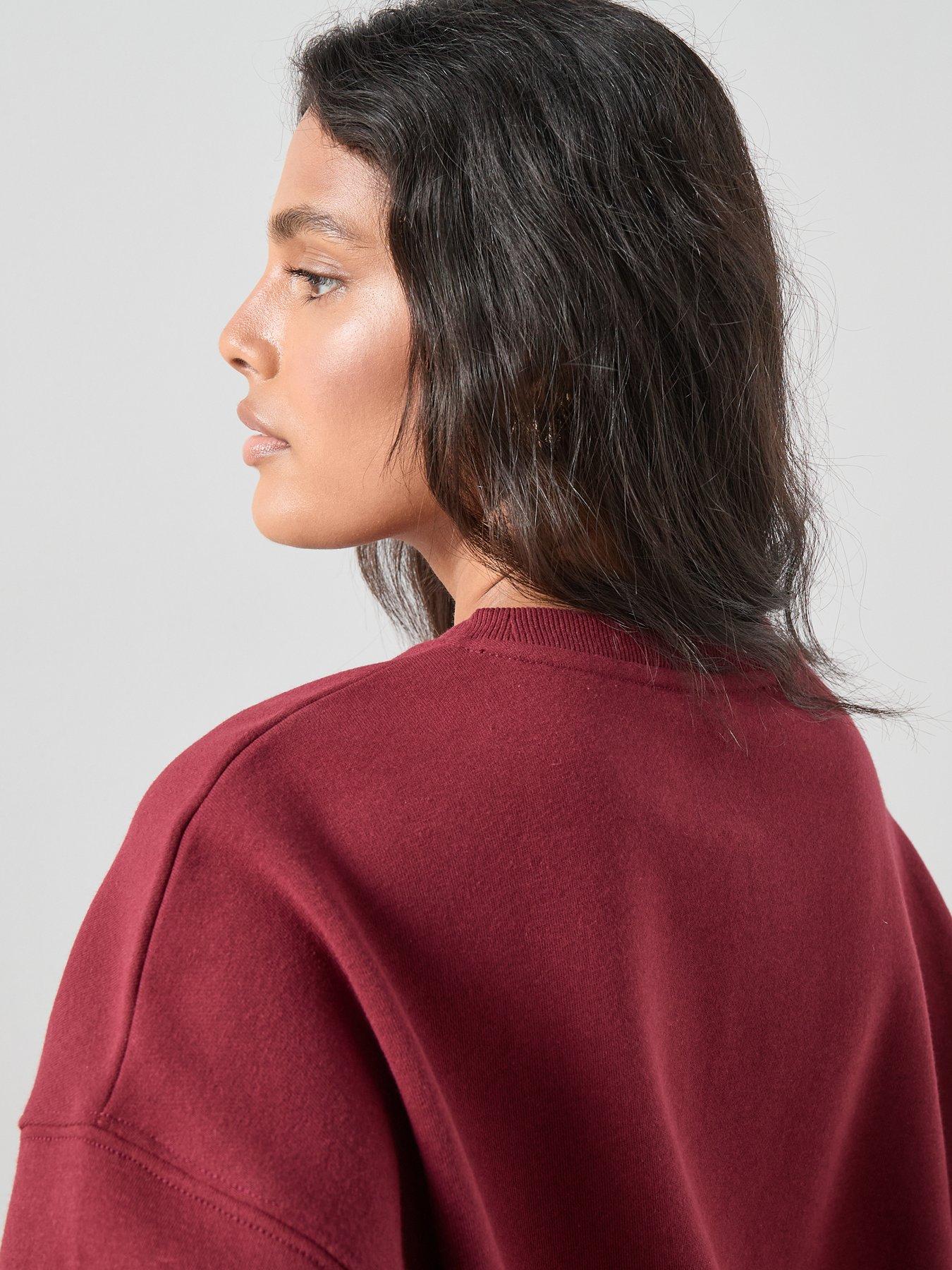 the-very-collection-country-club-graphic-sweatshirt-burgundydetail