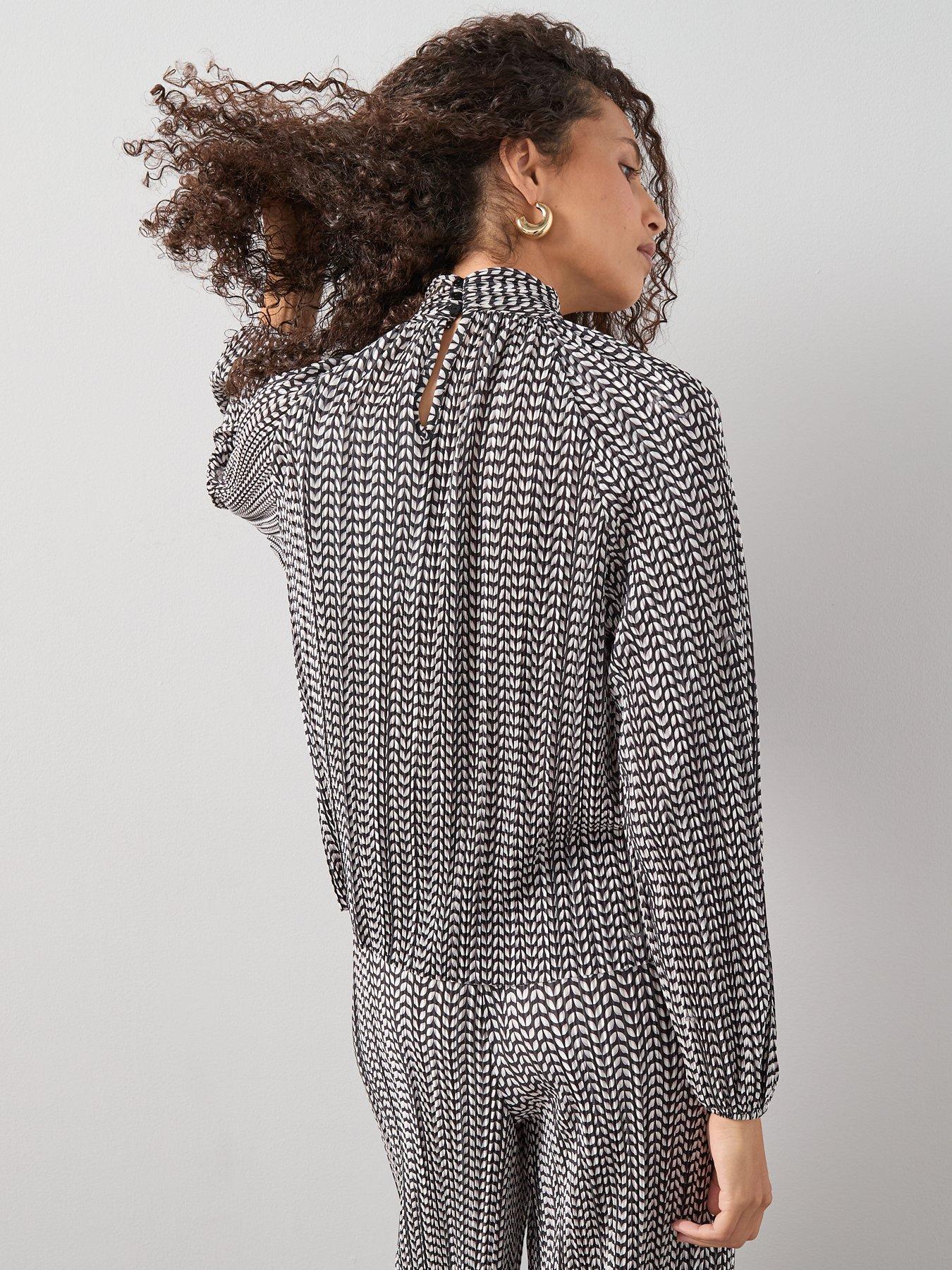 Image 2 of 7 of The Very Collection Plisse Printed Co Ord Top - Multi