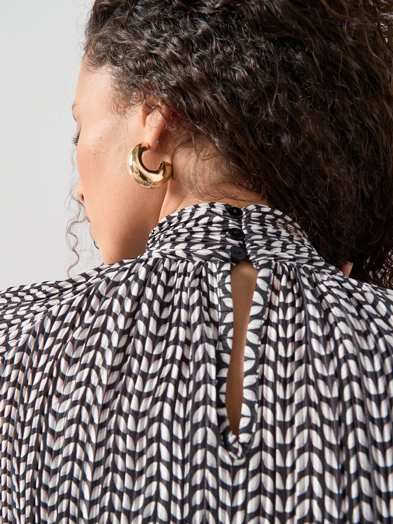 Image 4 of 7 of The Very Collection Plisse Printed Co Ord Top - Multi