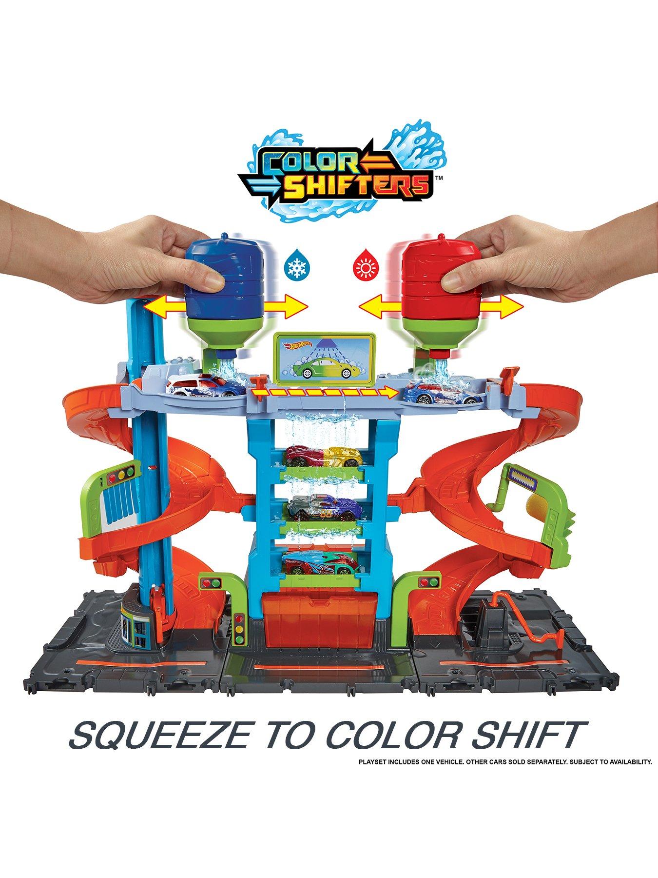 Image 5 of 7 of Hot Wheels Colour-Changing City Mega Car Wash Playset