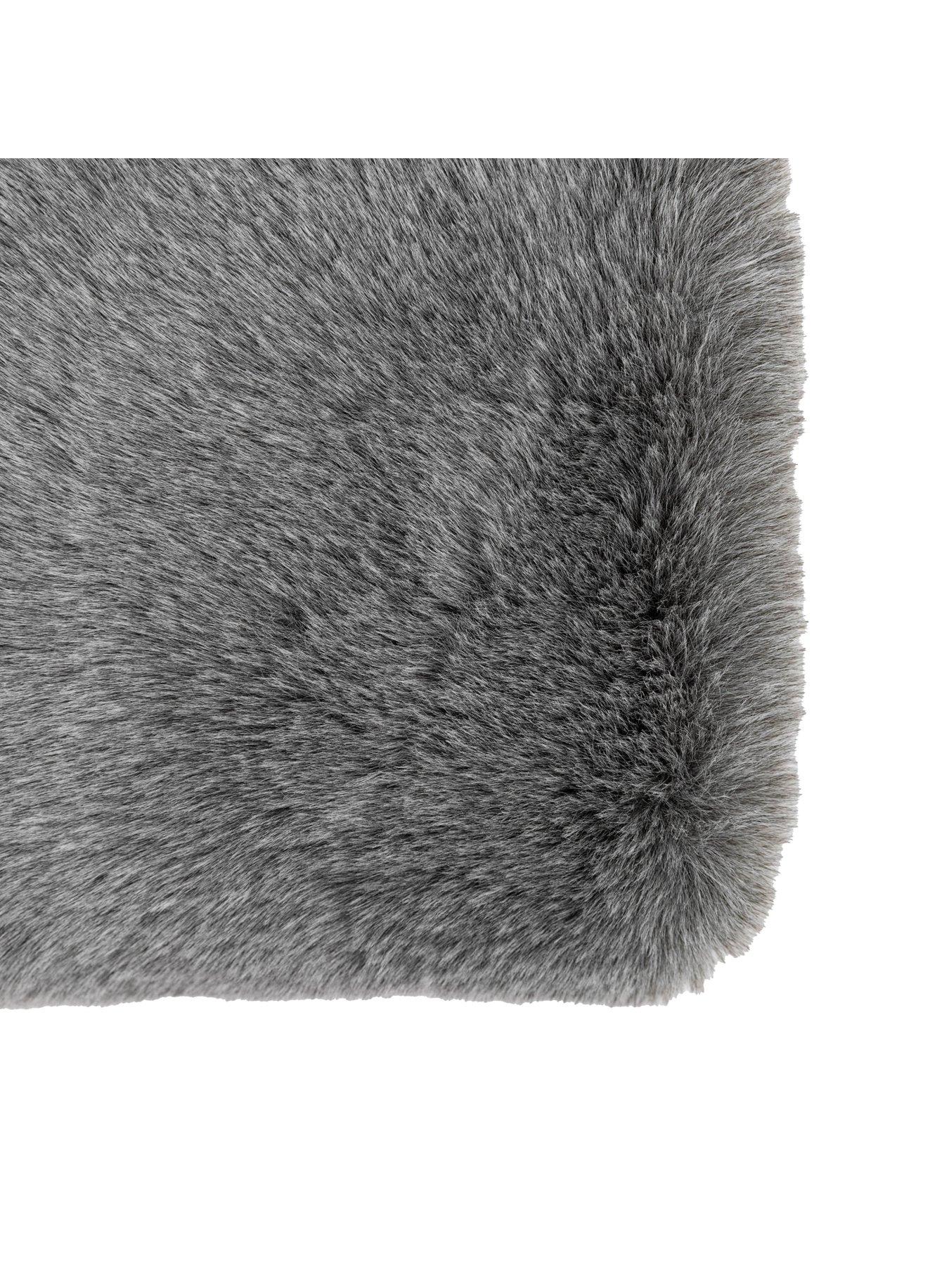 Image 4 of 5 of Gallery Direct Roscoe Faux Fur Throw - Smoke Grey