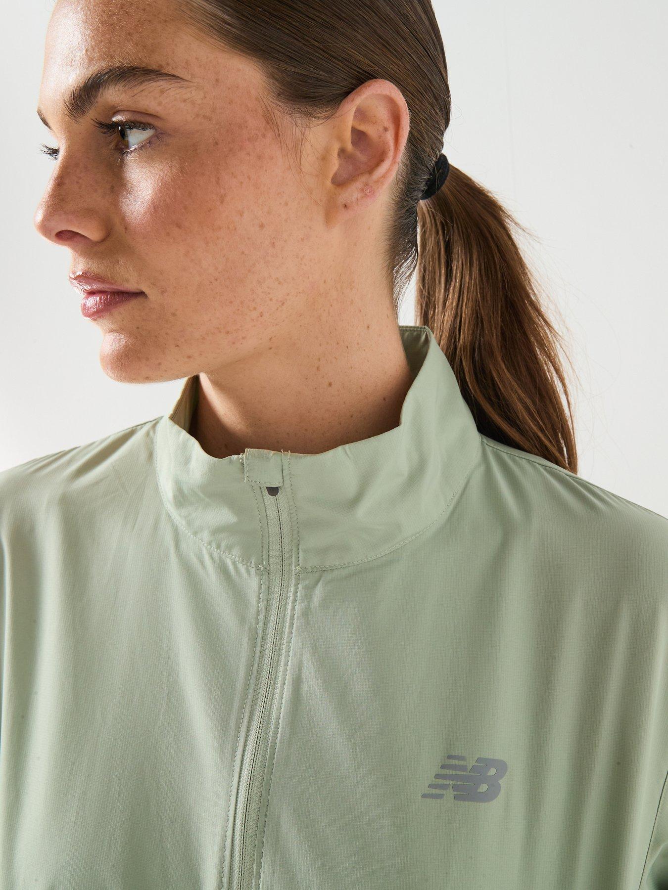 new-balance-womens-running-essential-jacket-greenoutfit