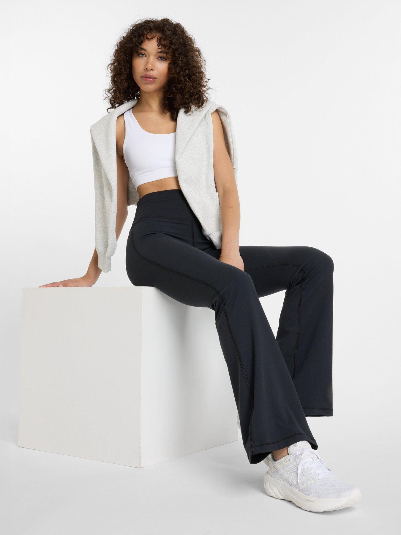 new-balance-womens-training-harmony-flared-pants-blackoutfit