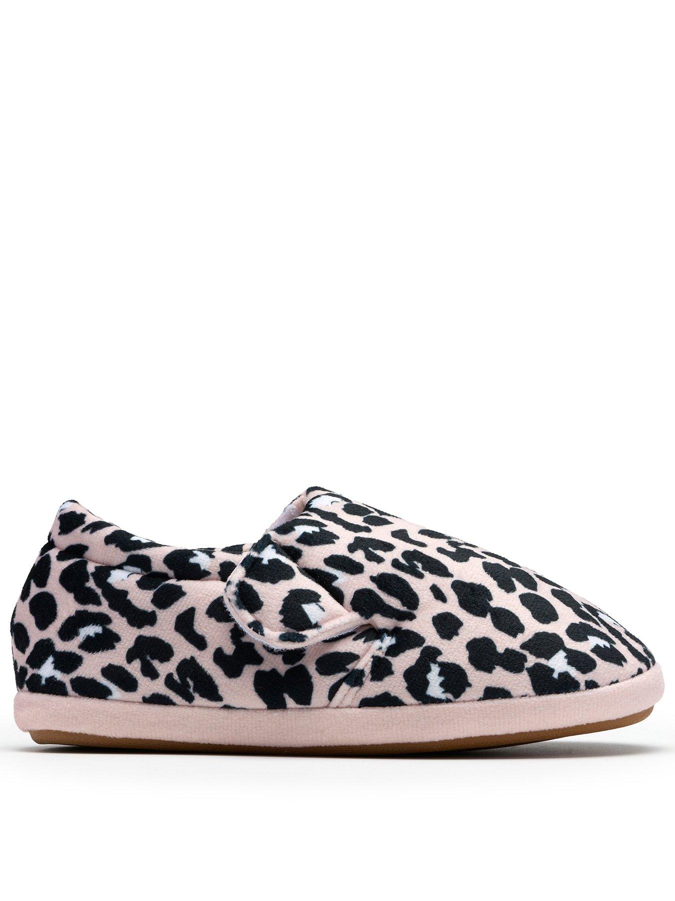 clarks-fluffy-snug-k