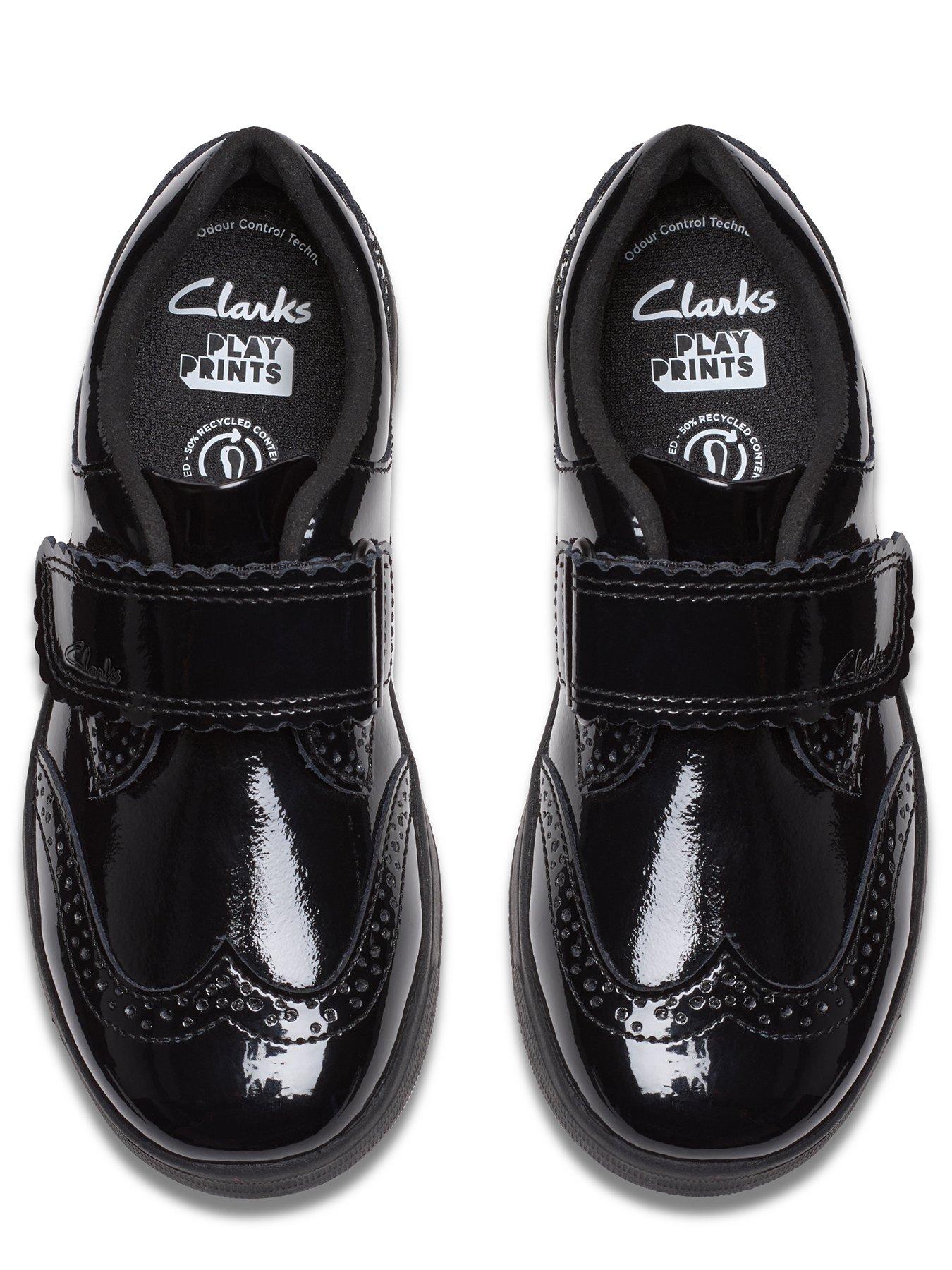 clarks-disco-skip-k-juniornbsp--blackoutfit