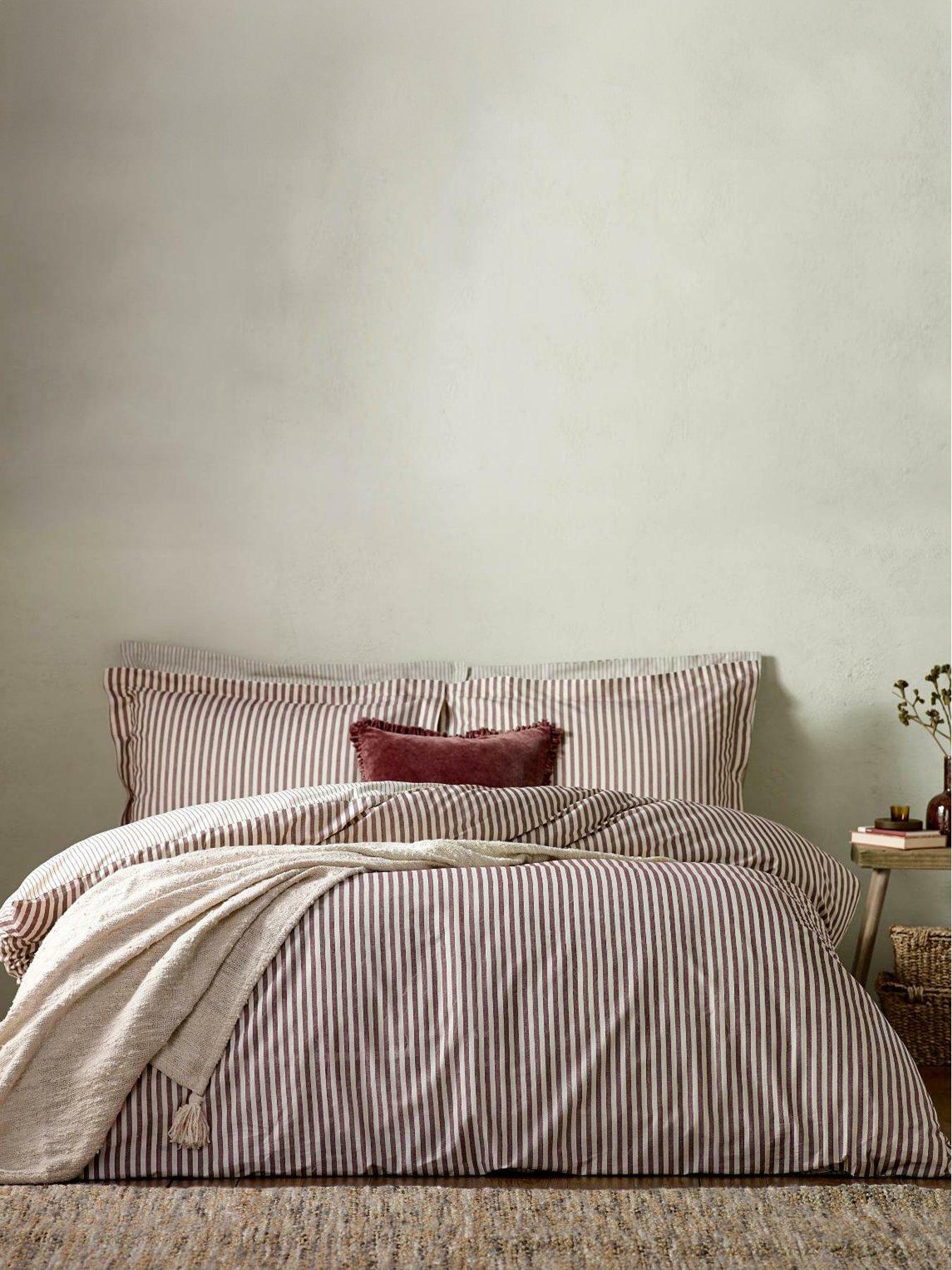 yard-hebden-stripe-100-cotton-duvet-set-beetroot
