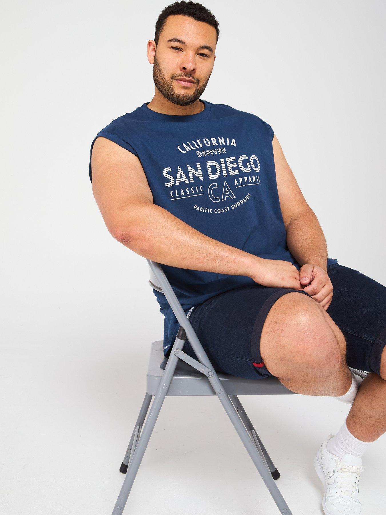 Image 4 of 4 of D555 San Diego Graphic Sleeveless Vest - Navy
