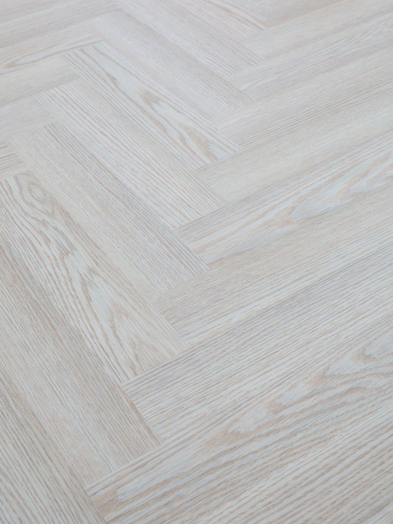 the-very-collection-kaia-160cm-brass-herringbone-dining-table-fscreg-certifiedoutfit