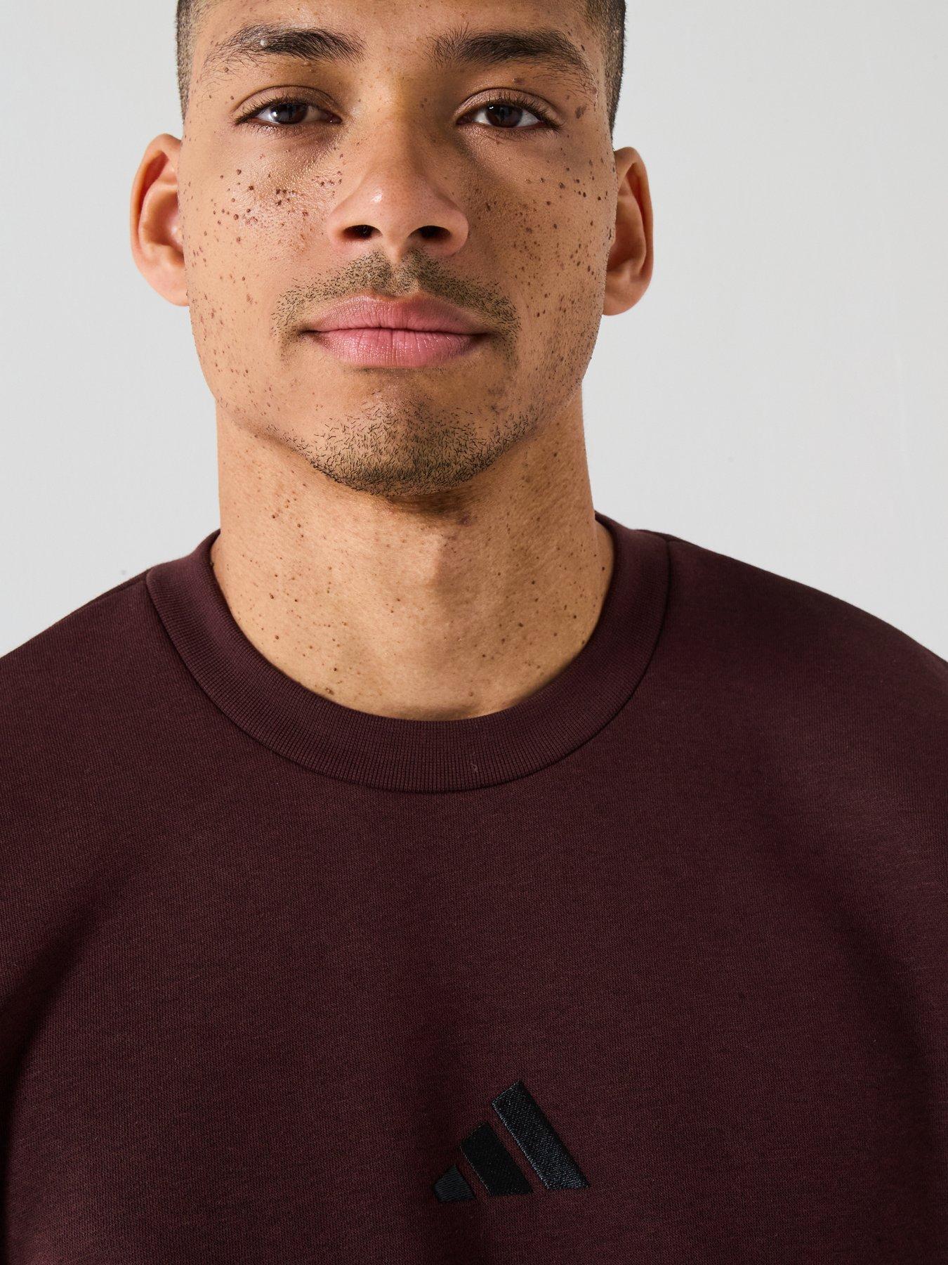 adidas-sportswear-mens-essential-3-stripes-fleece-sweatshirt-brownoutfit