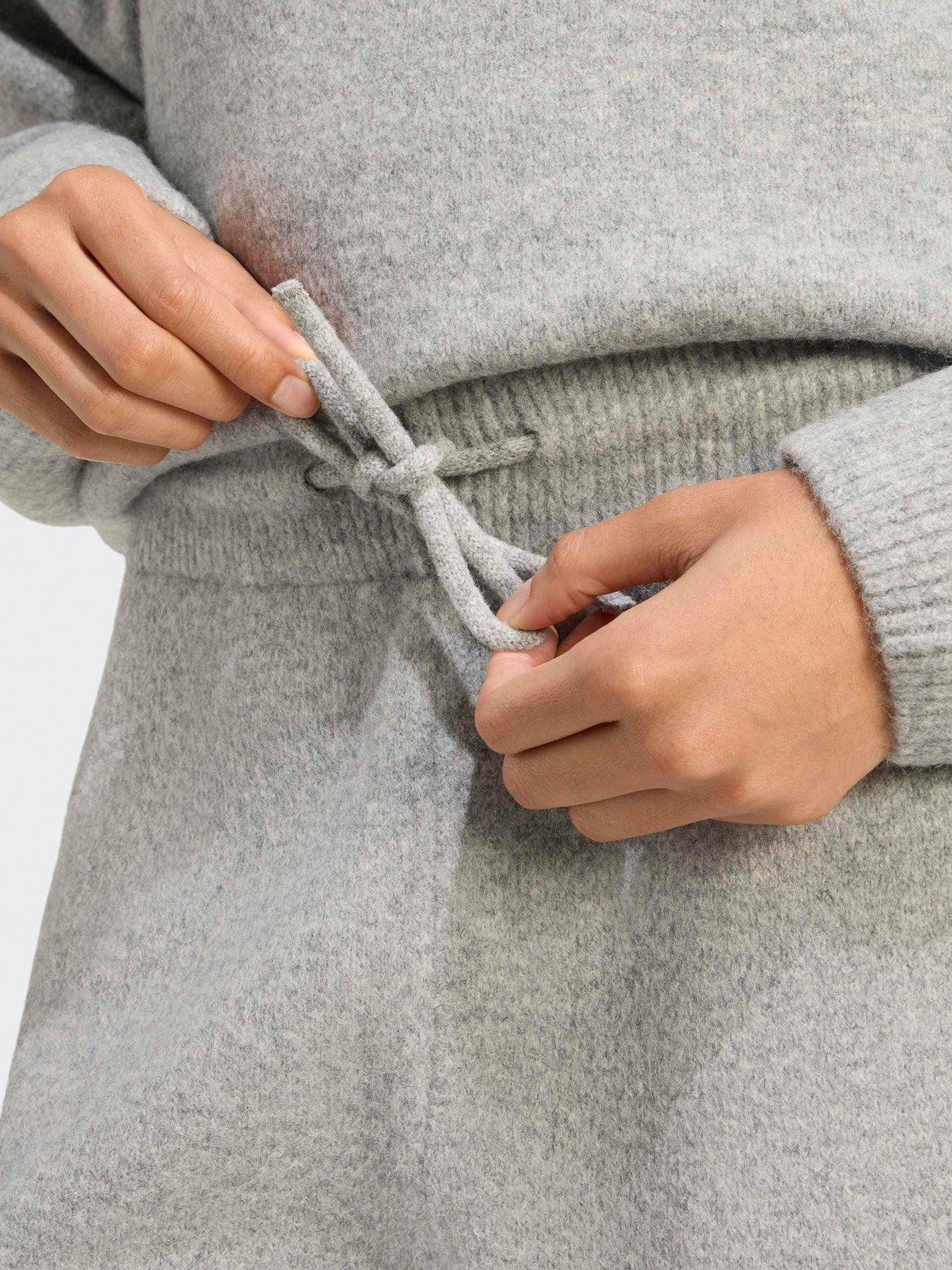 adidas-originals-womens-knitted-pants-greydetail