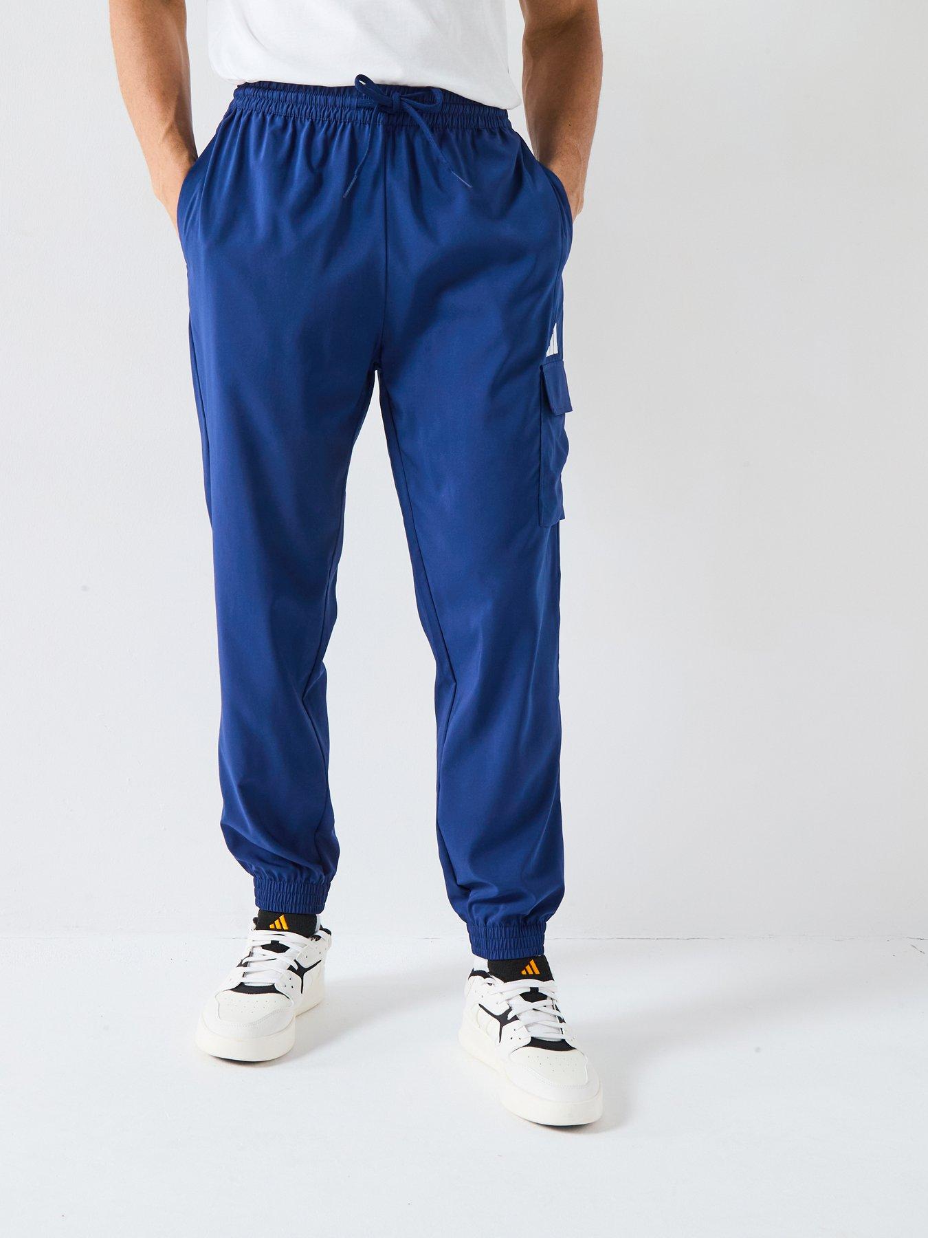 undefined Men's Essentials Small Logo Cargo Joggers - Blue