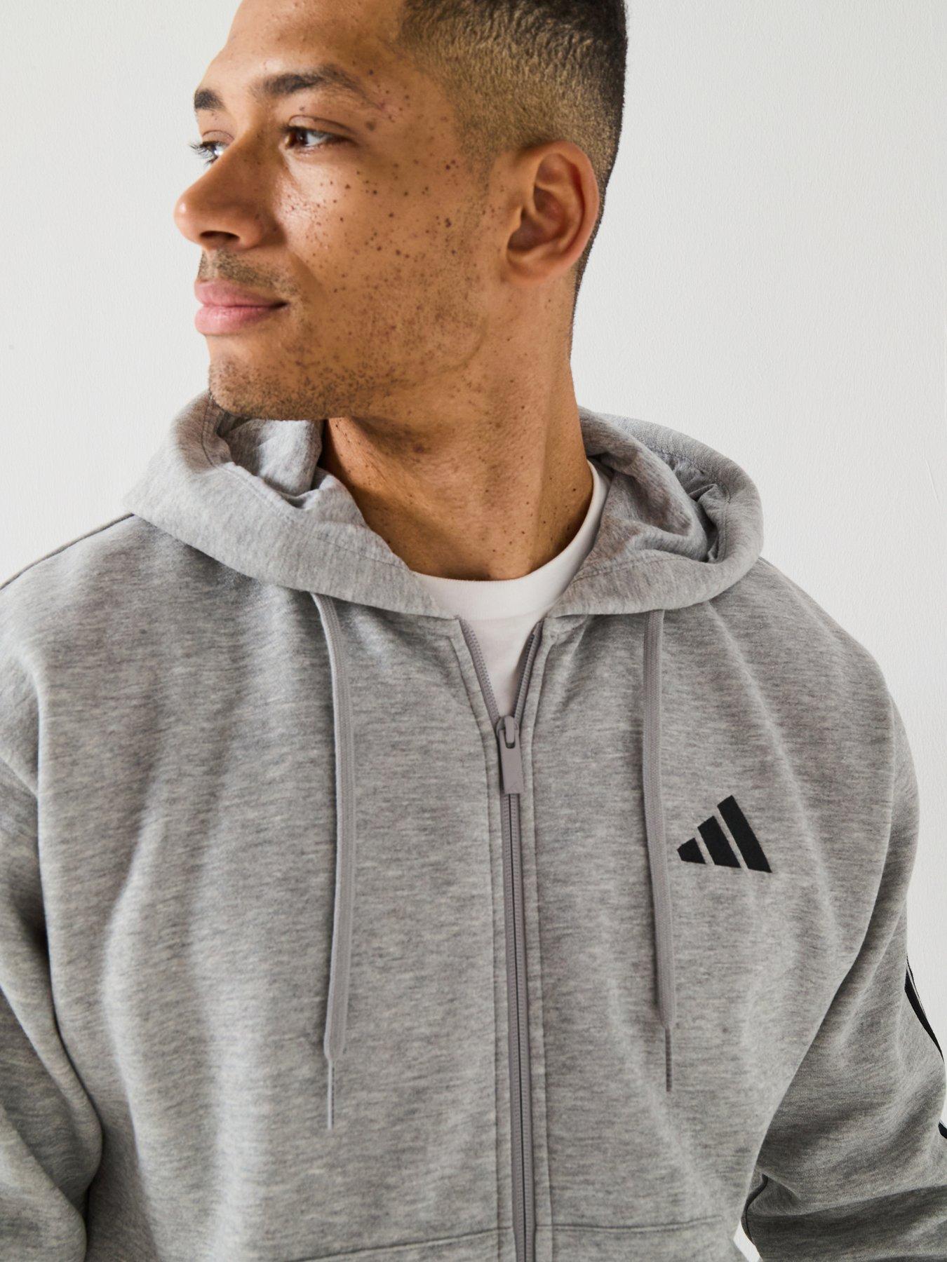 adidas-sportswear-mens-essential-3-stripes-fleece-hoodie-greyoutfit
