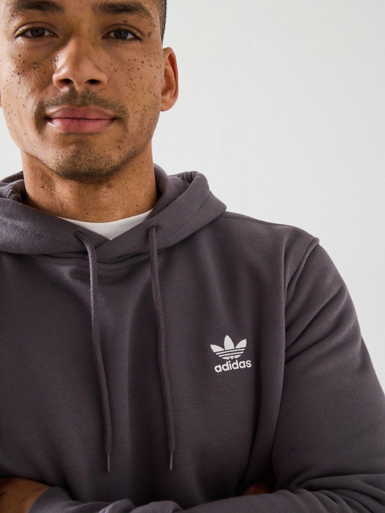 adidas-originals-mens-trefoil-essentials-hoodie-greyoutfit
