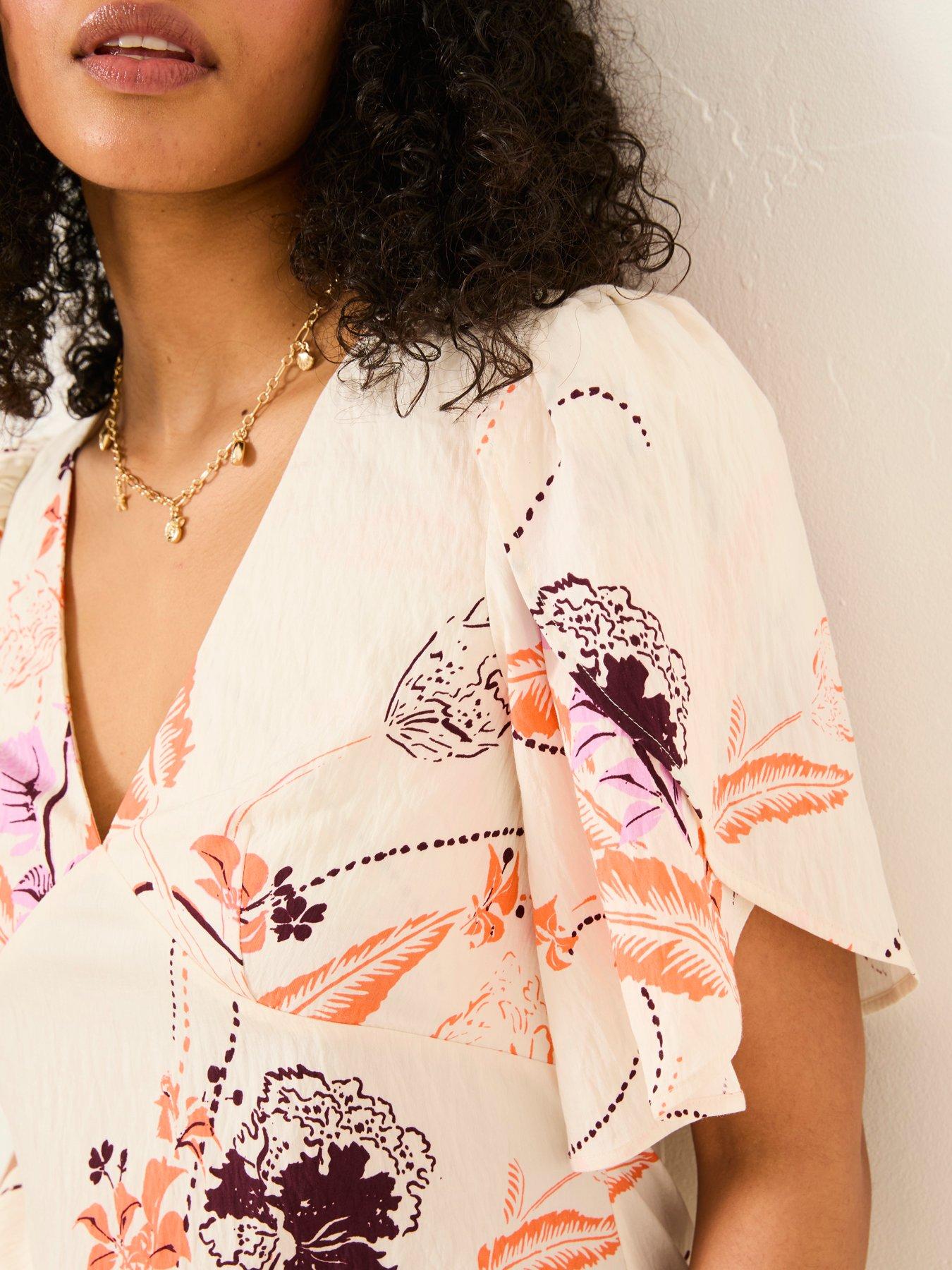 fatface-florence-flute-sleeve-top-ivoryoutfit