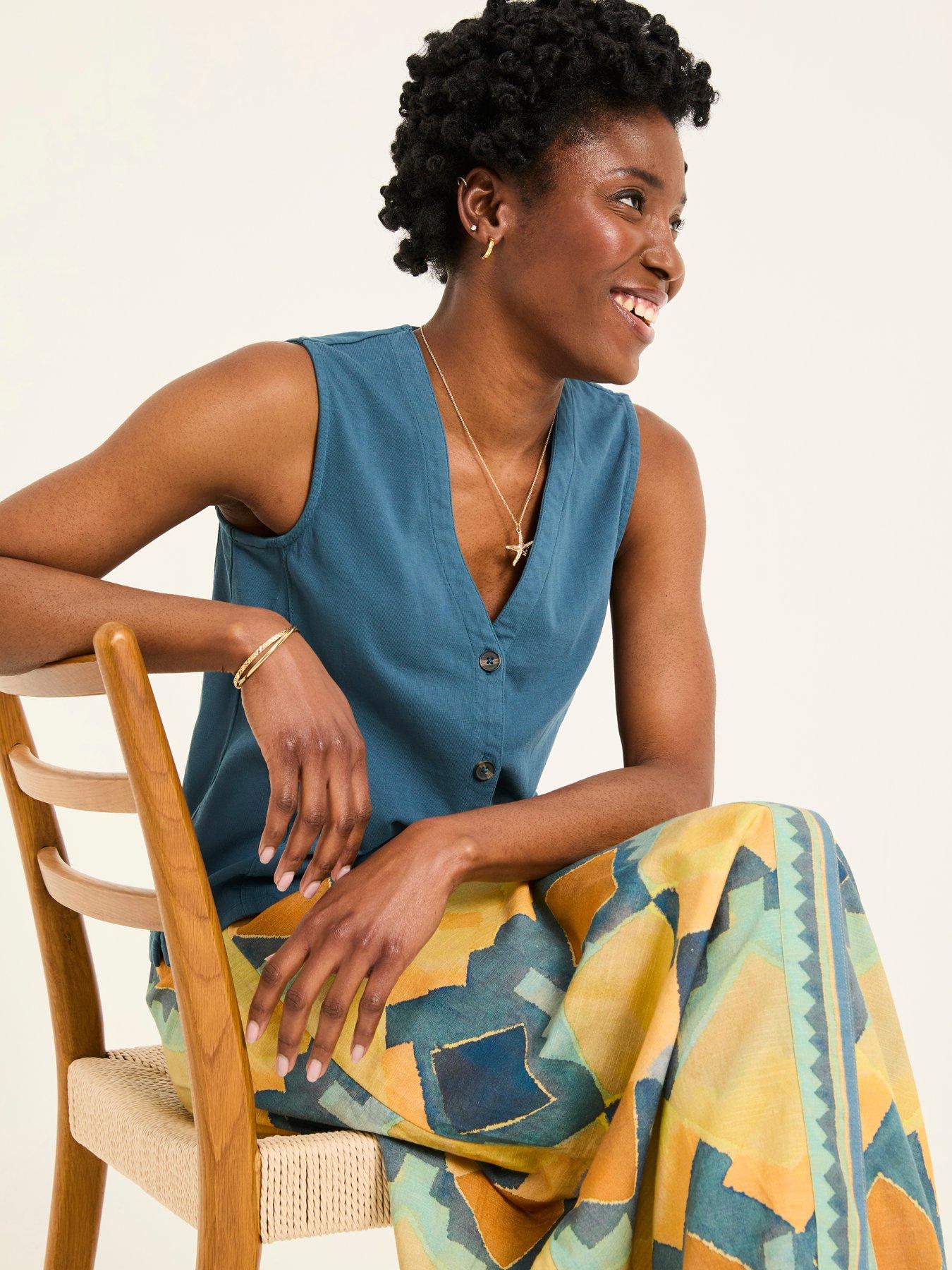 Image 4 of 5 of FatFace Joni Waistcoat - Blue