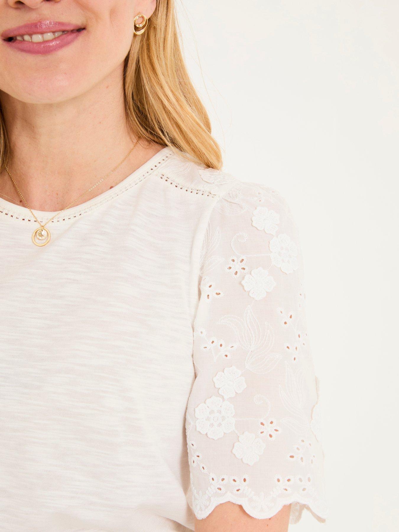 fatface-pretty-broderie-top-whiteoutfit
