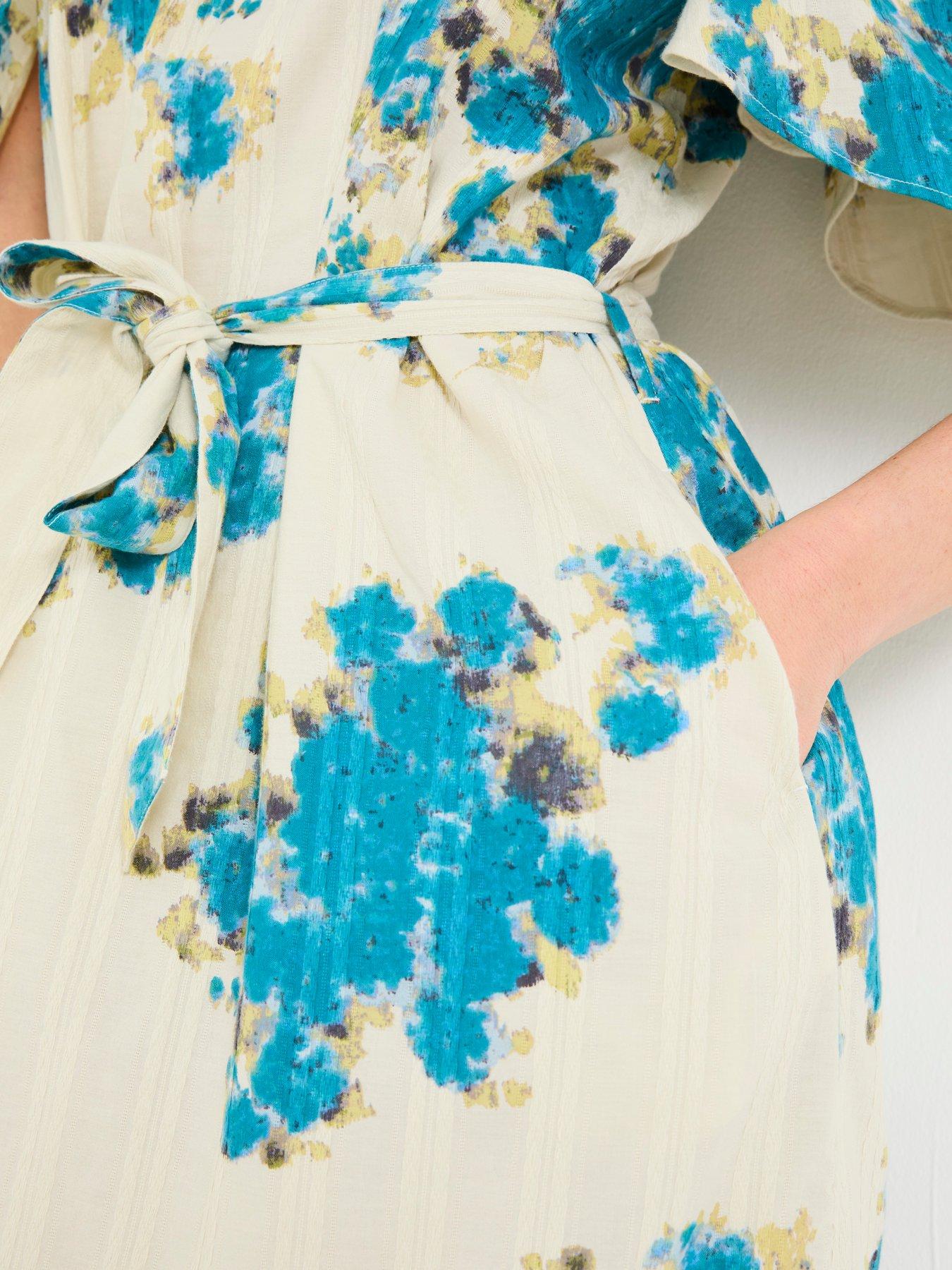 Image 4 of 6 of FatFace Benny Blurred Floral -Dress&nbsp; White