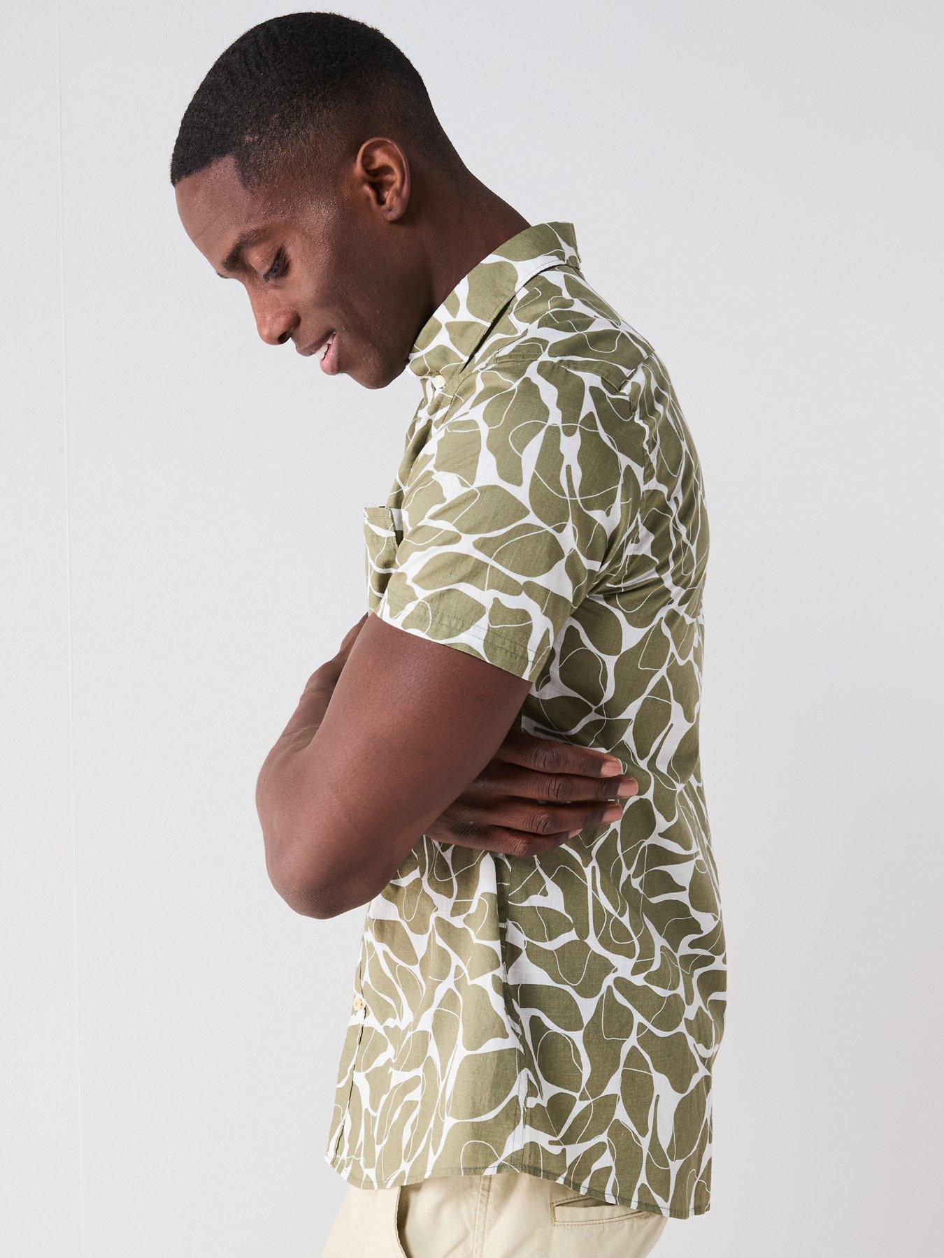 barbour-spillroad-short-sleeve-all-over-print-tailored-shirt-light-greendetail