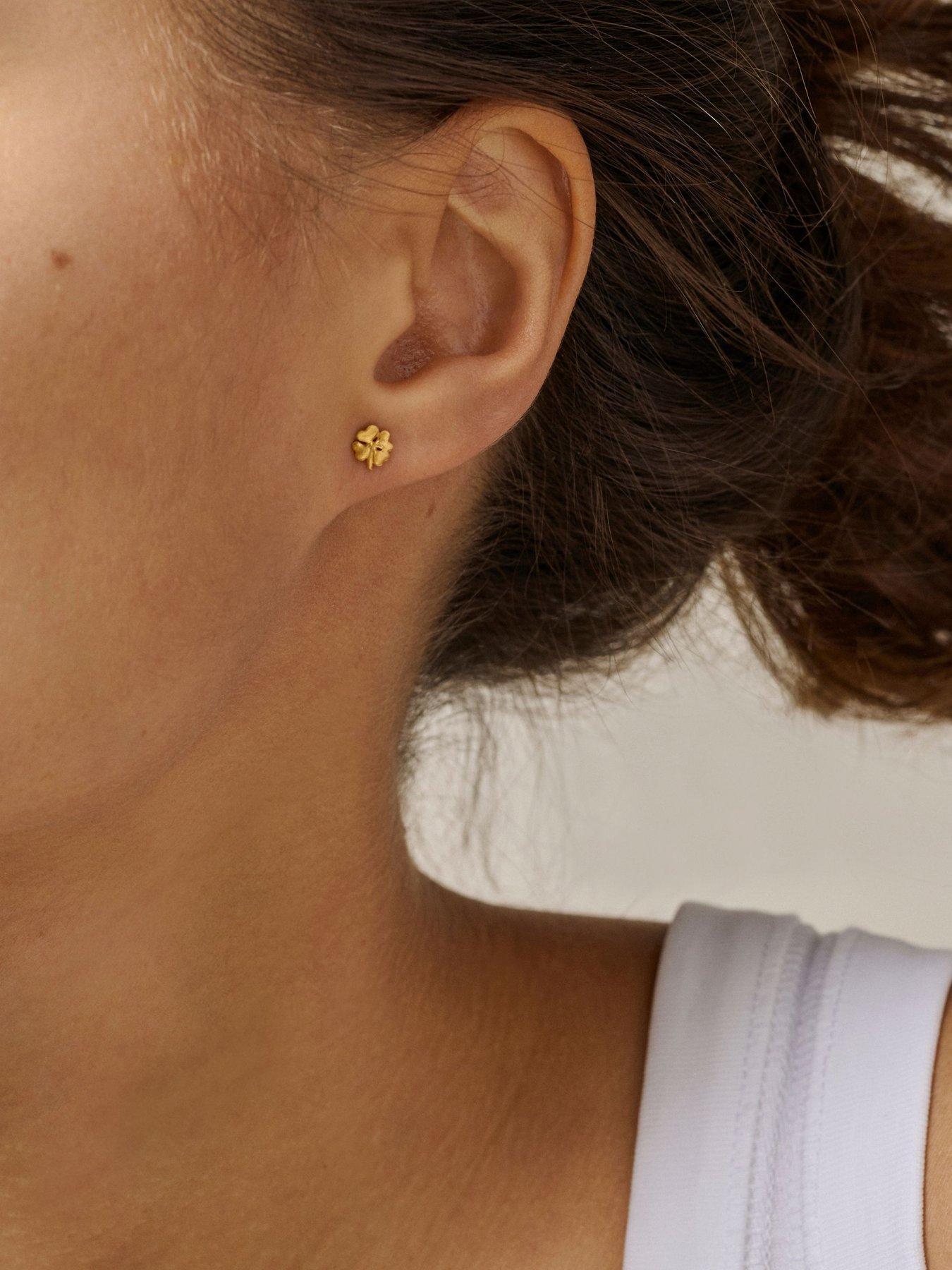 enamel-copenhagen-gold-mini-clover-studsstillFront