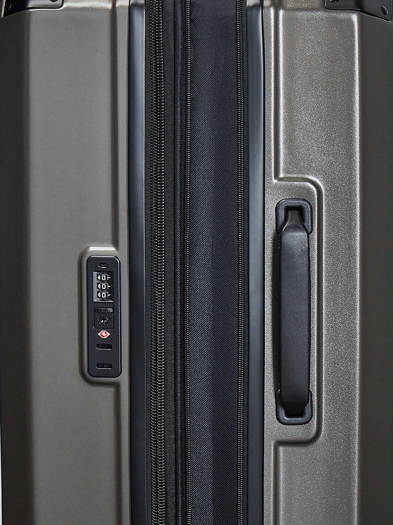 rock-luggage-alpine-medium-suitcase-blackoutfit