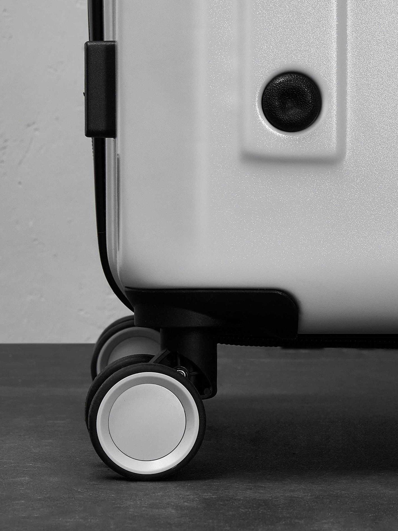 Image 3 of 7 of Rock Luggage Alpine&nbsp;Medium Suitcase - White