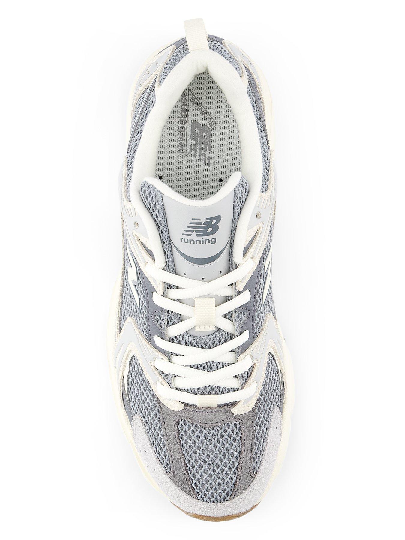 new-balance-womens-530-trainers-greyoutfit