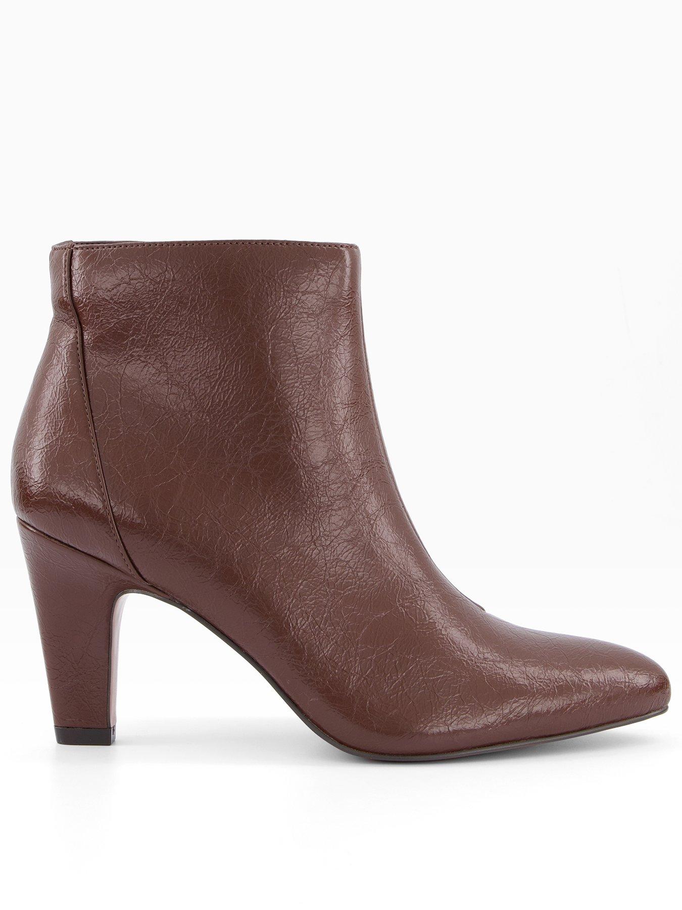 the-very-collection-round-toe-ankle-boots-brownstillFront