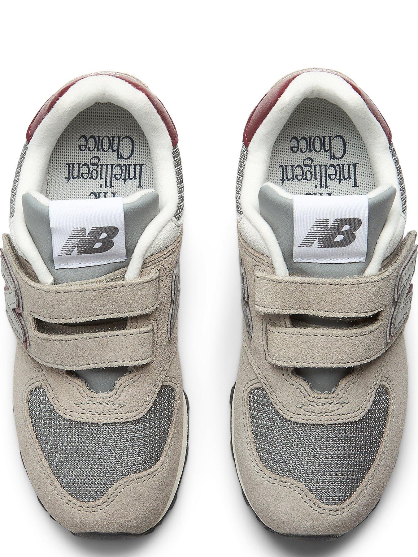 new-balance-kids-574-trainers-greyoutfit