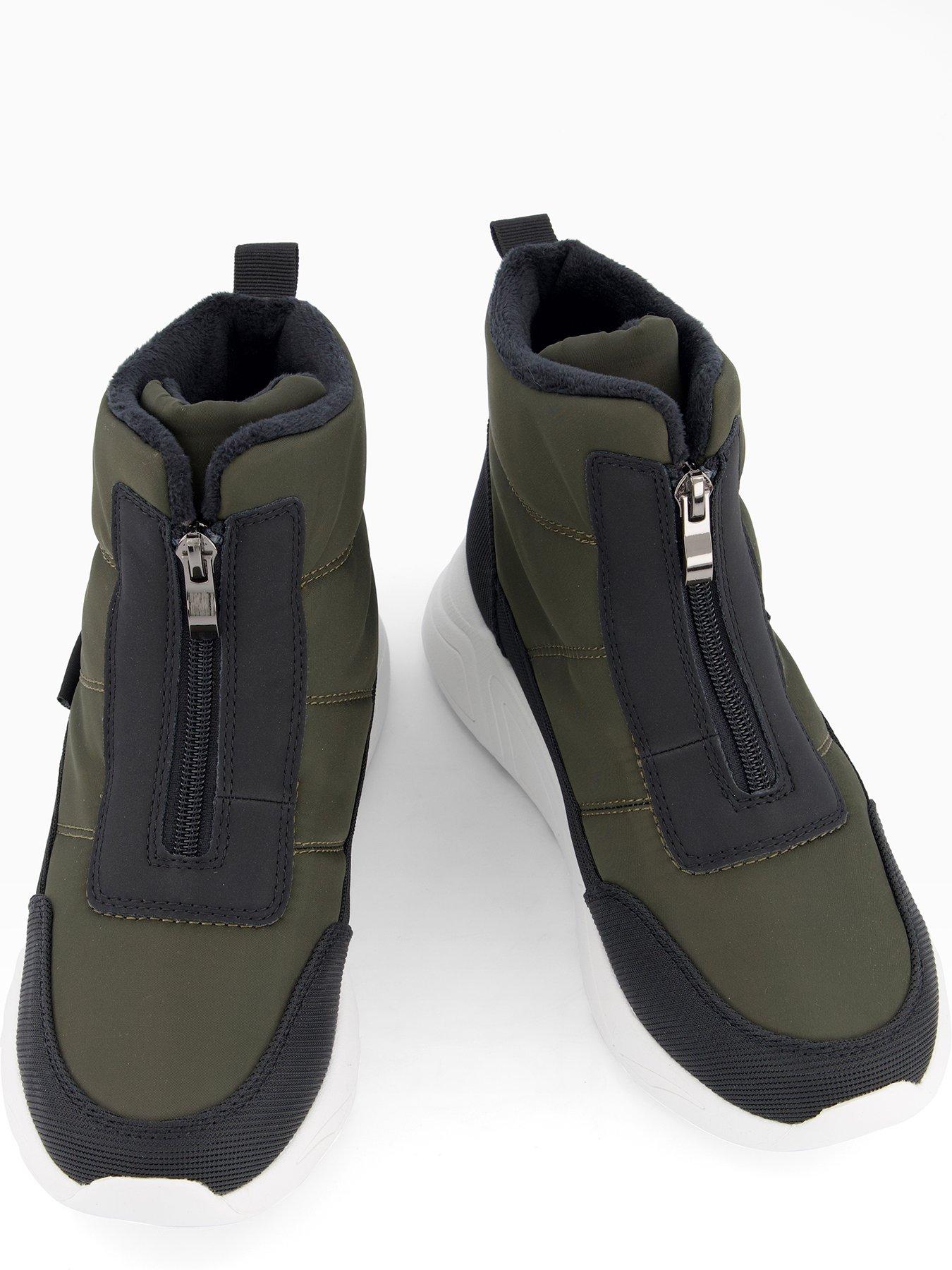Image 4 of 7 of The Very Collection Hiker Trainer - Green