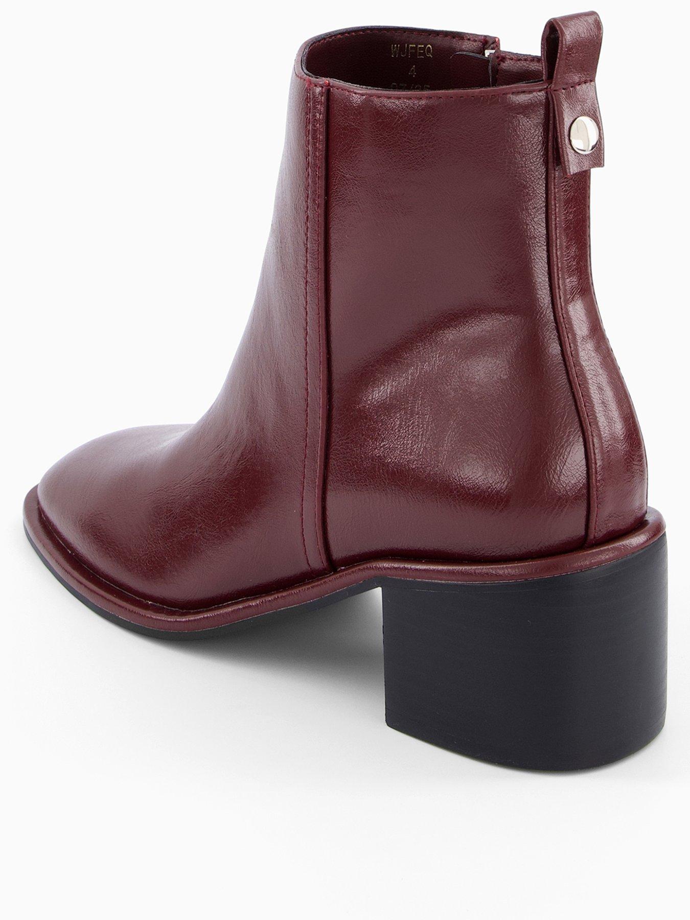 the-very-collection-block-heel-ankle-boot-burgundyoutfit