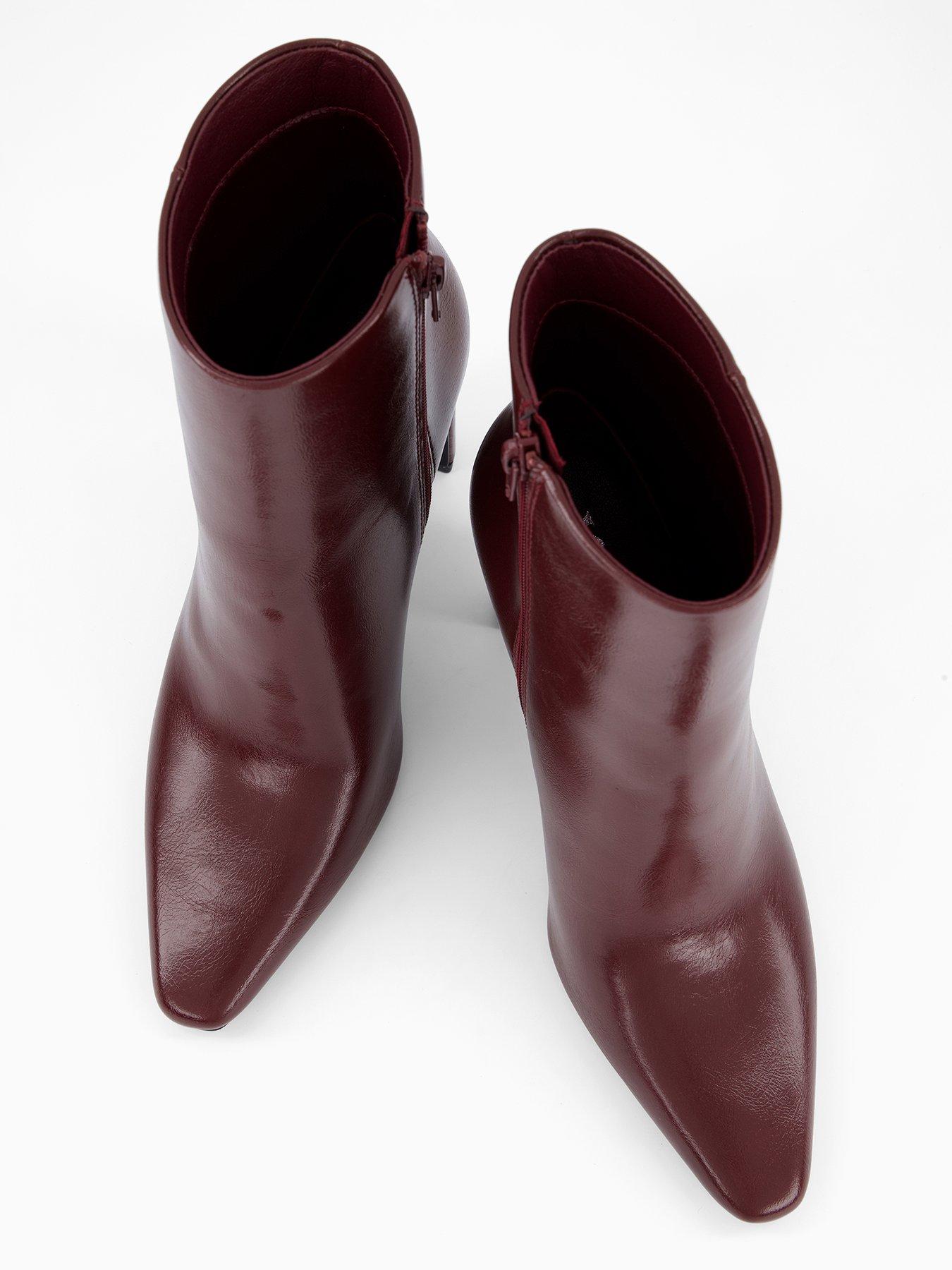 the-very-collection-heeled-boot-burgundydetail