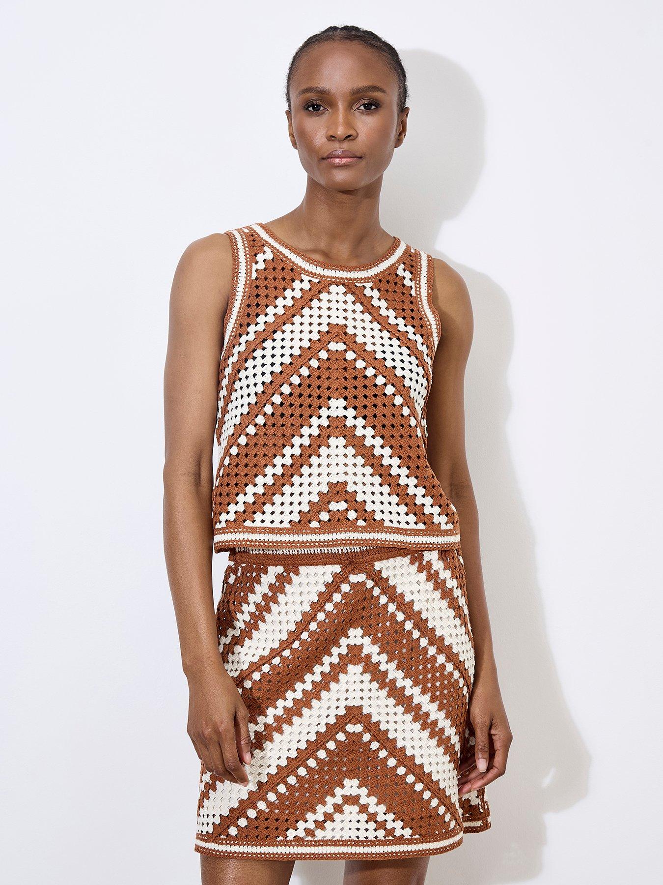 apricot-chevron-crochet-top-creamoutfit