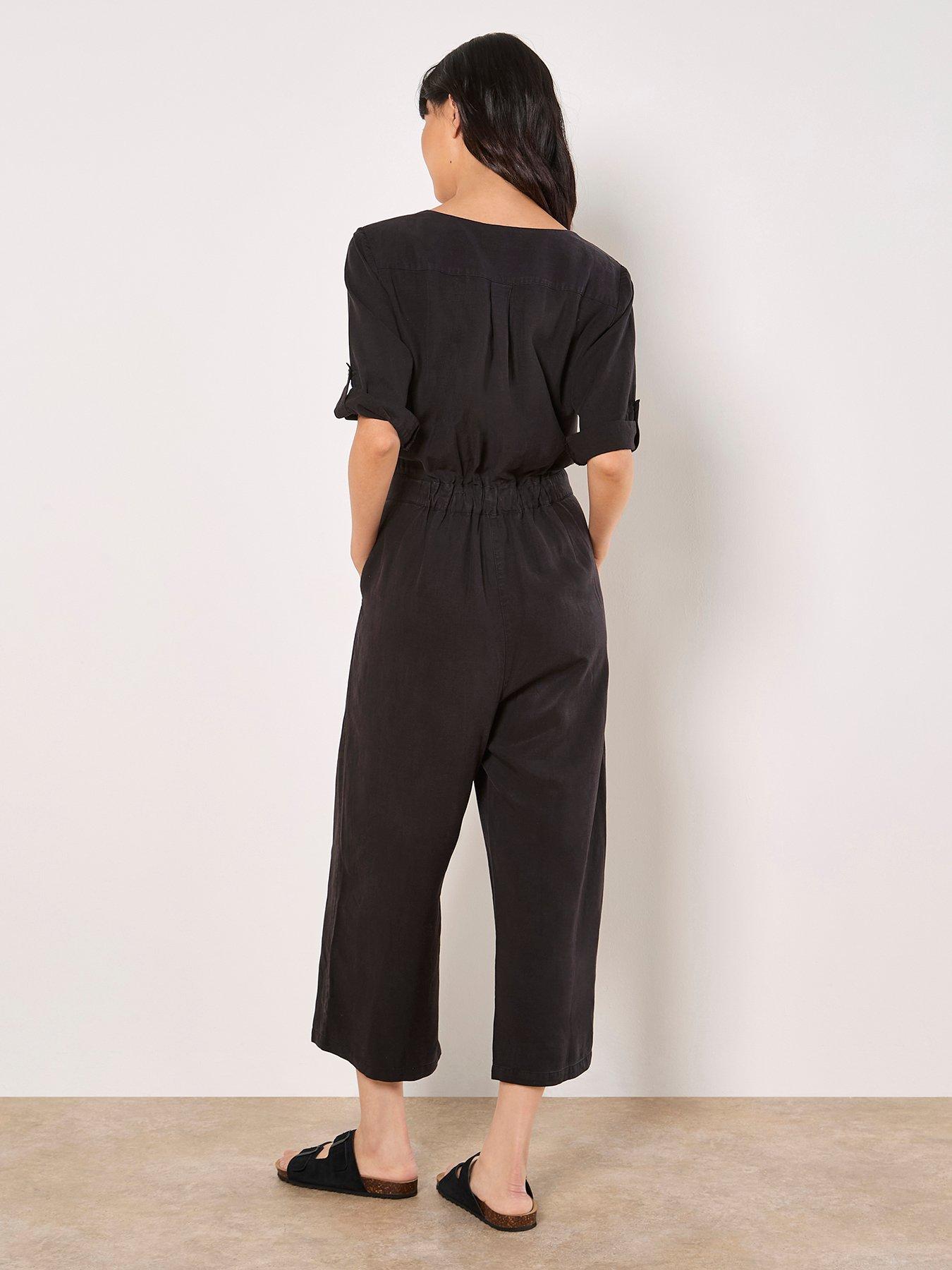 apricot-v-neck-cropped-jumpsuit-blackstillFront