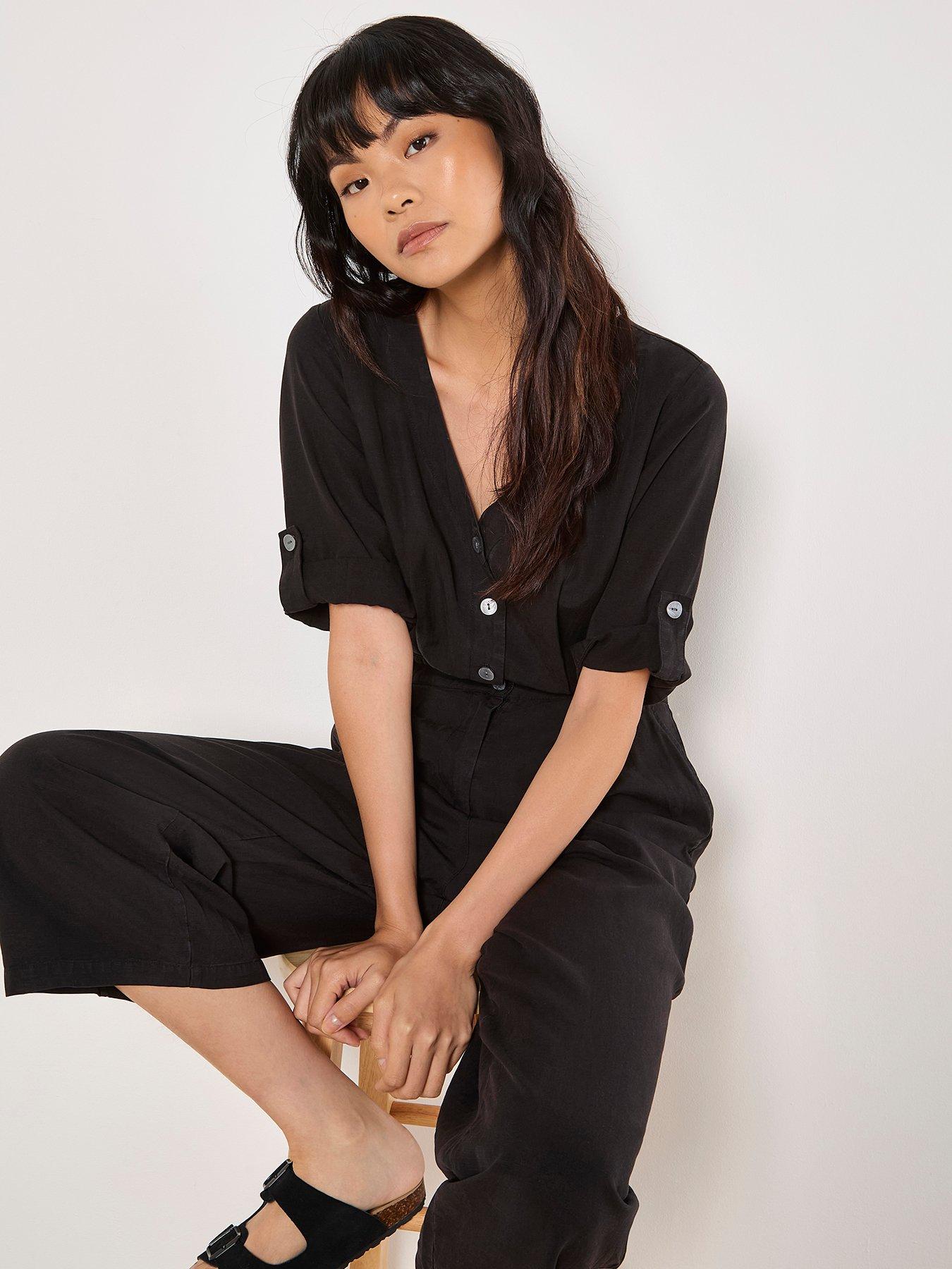 apricot-v-neck-cropped-jumpsuit-blackback