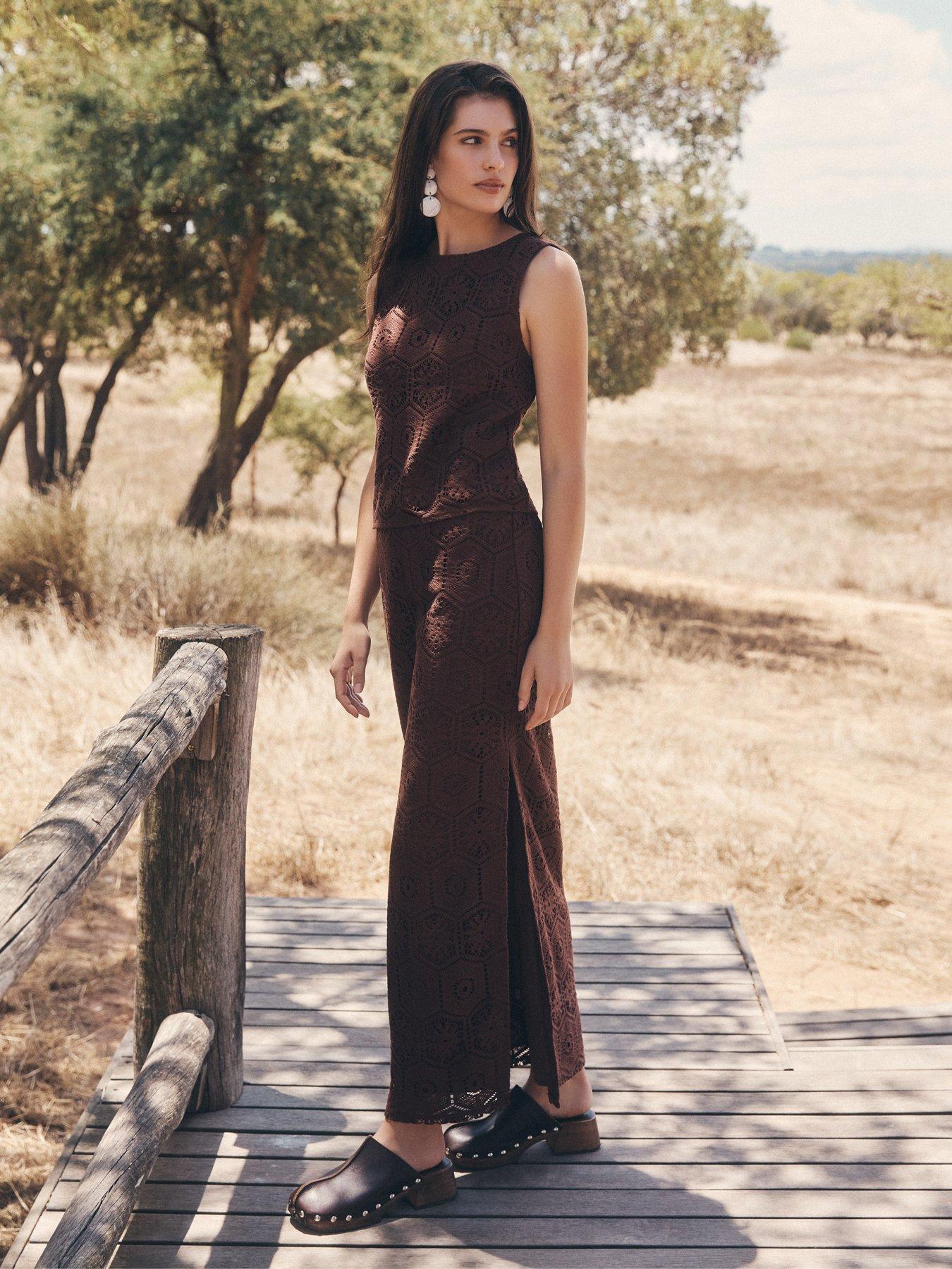 apricot-tile-crochet-lace-shell-top-browndetail
