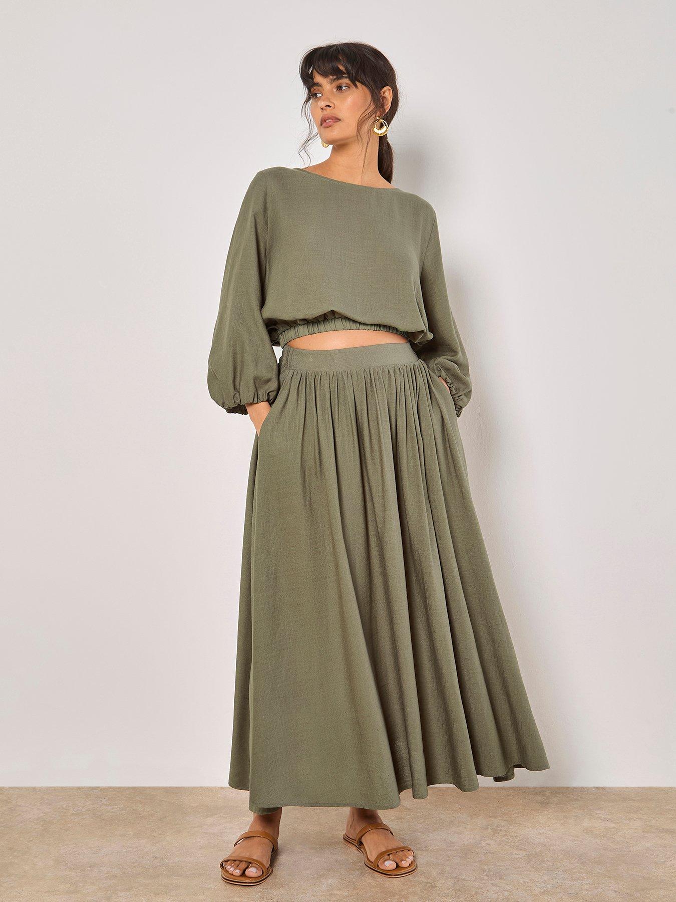 apricot-volume-sleeve-bubble-hem-top-greenback