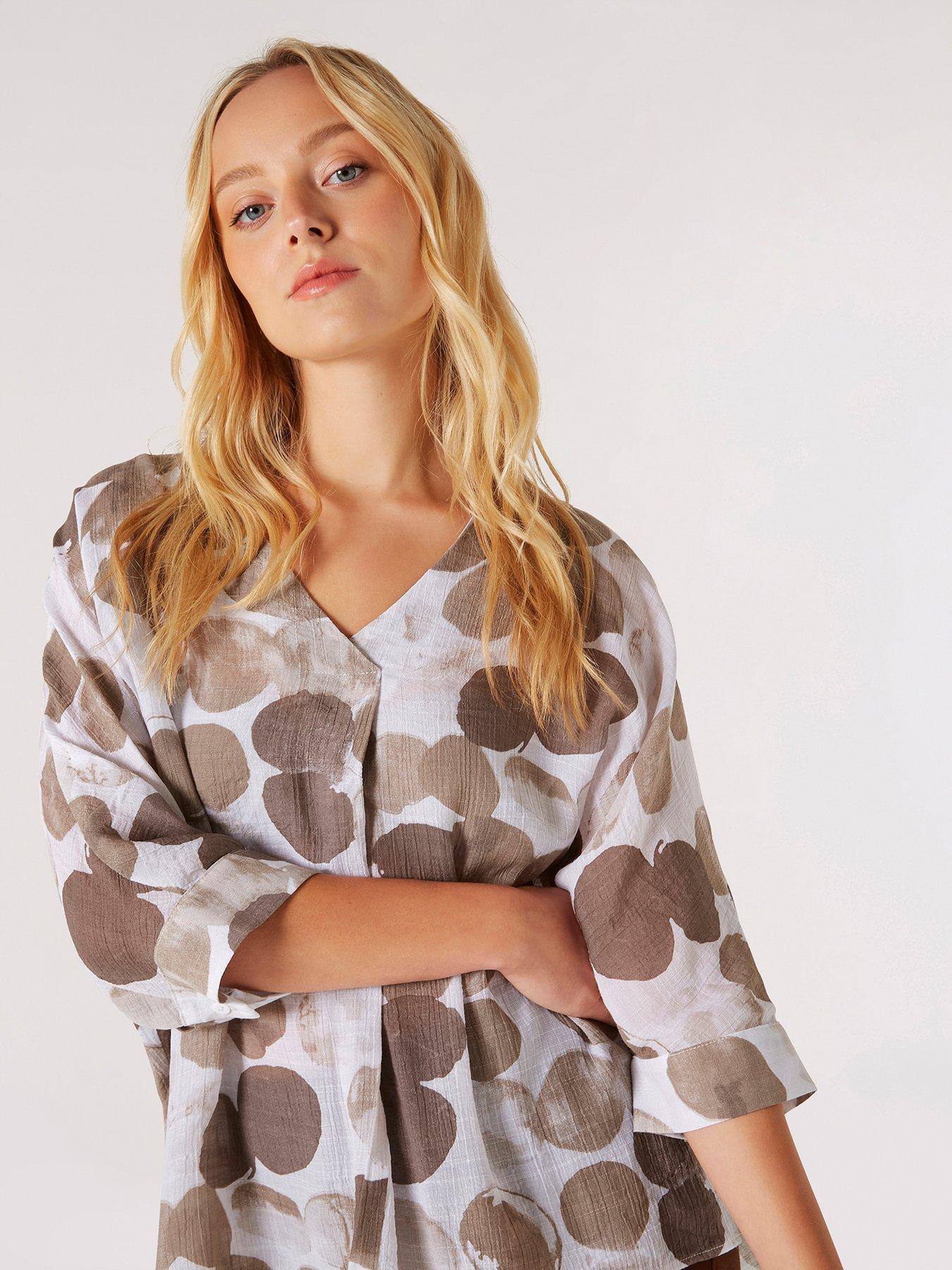apricot-potato-paint-print-pleat-top-creamstillFront
