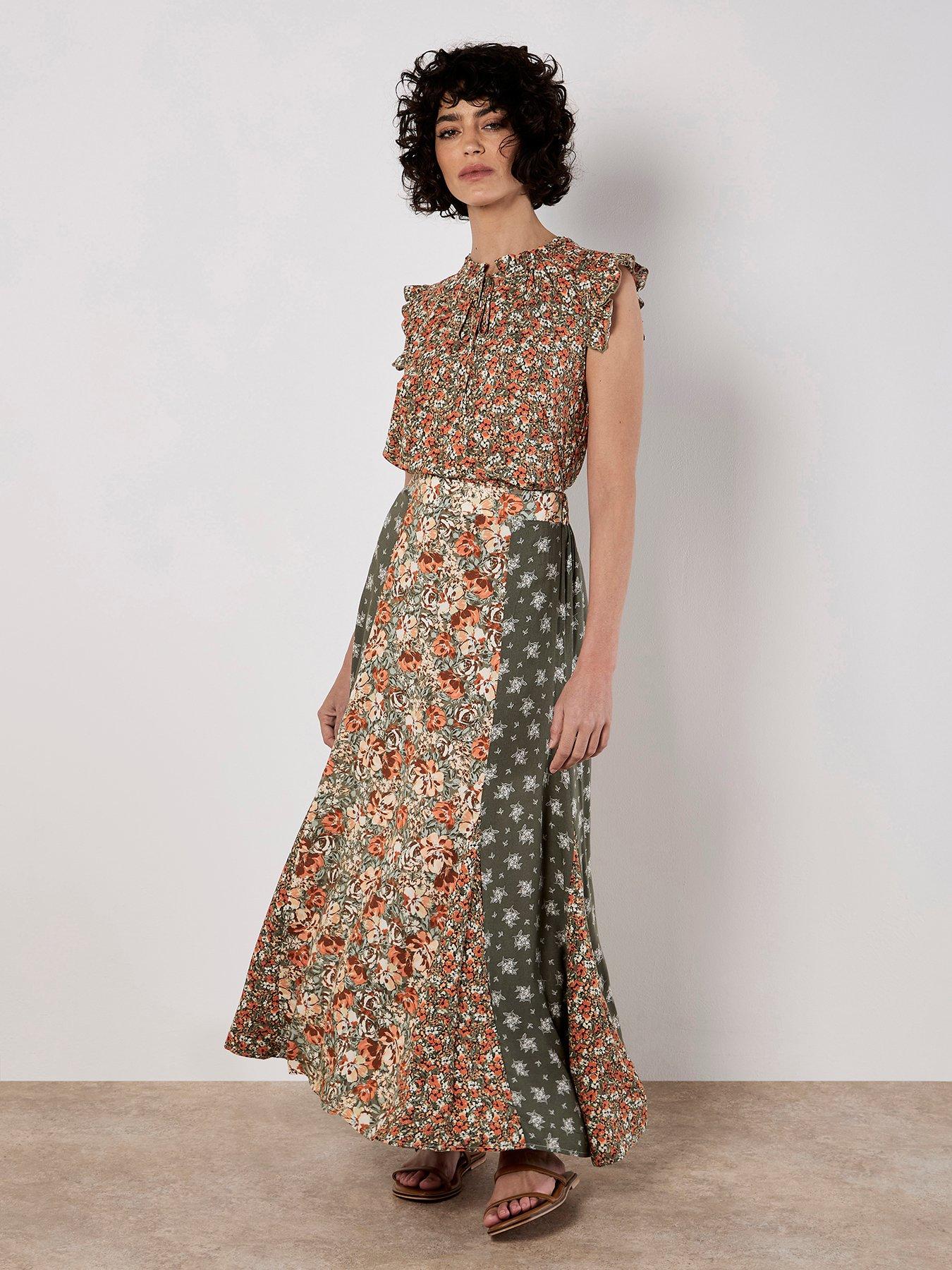 Image 3 of 5 of Apricot Ditsy Ruffle Sleeve Tie Neck Top