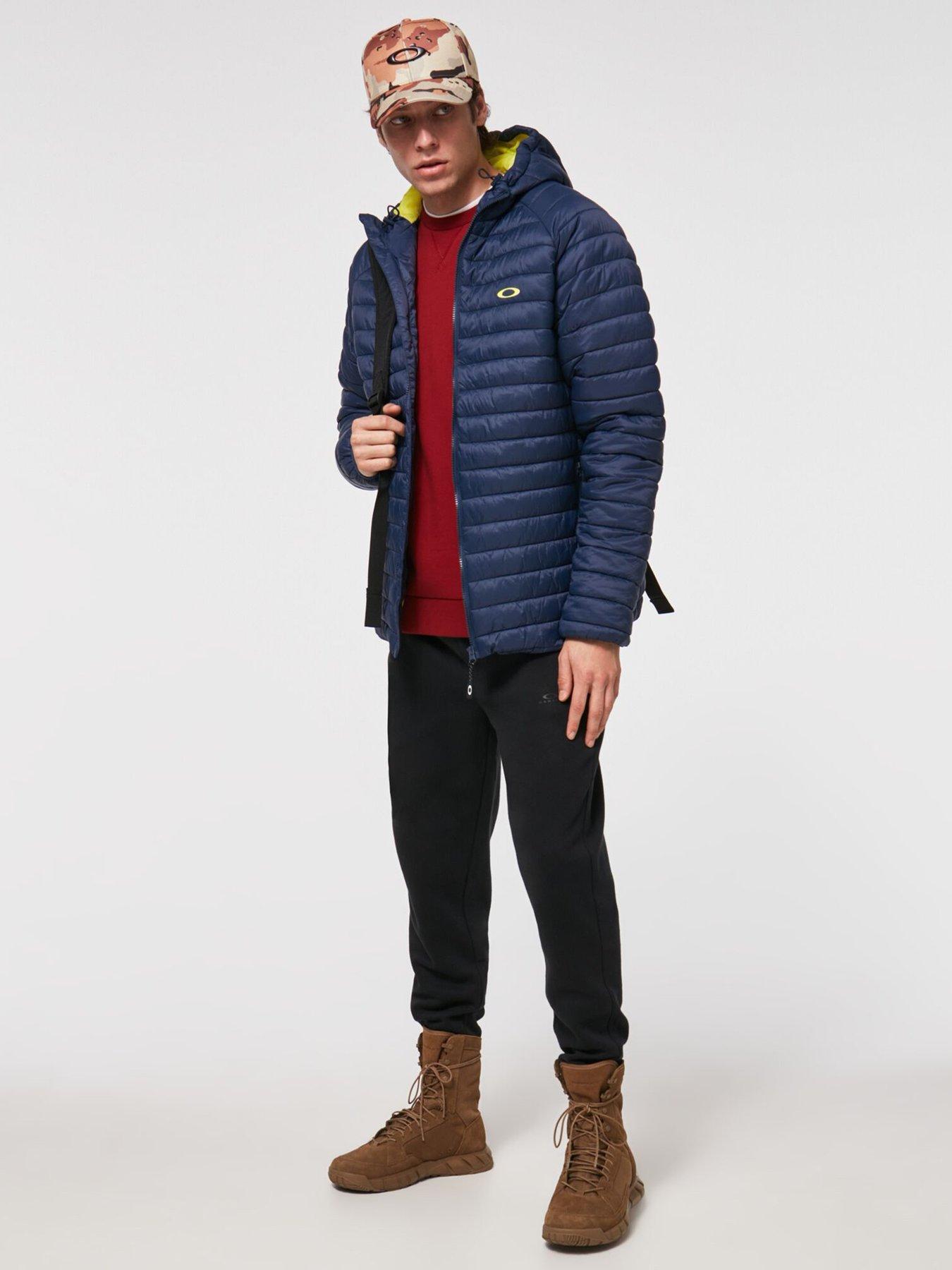 oakley-mens-enduro-20l-30-backpack-blackstillFront