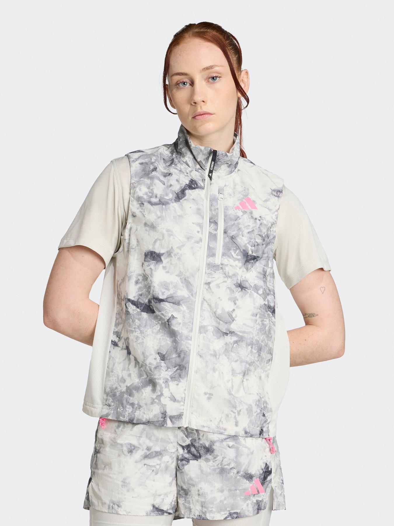 adidas-womens-running-own-the-run-printed-gilet-grey
