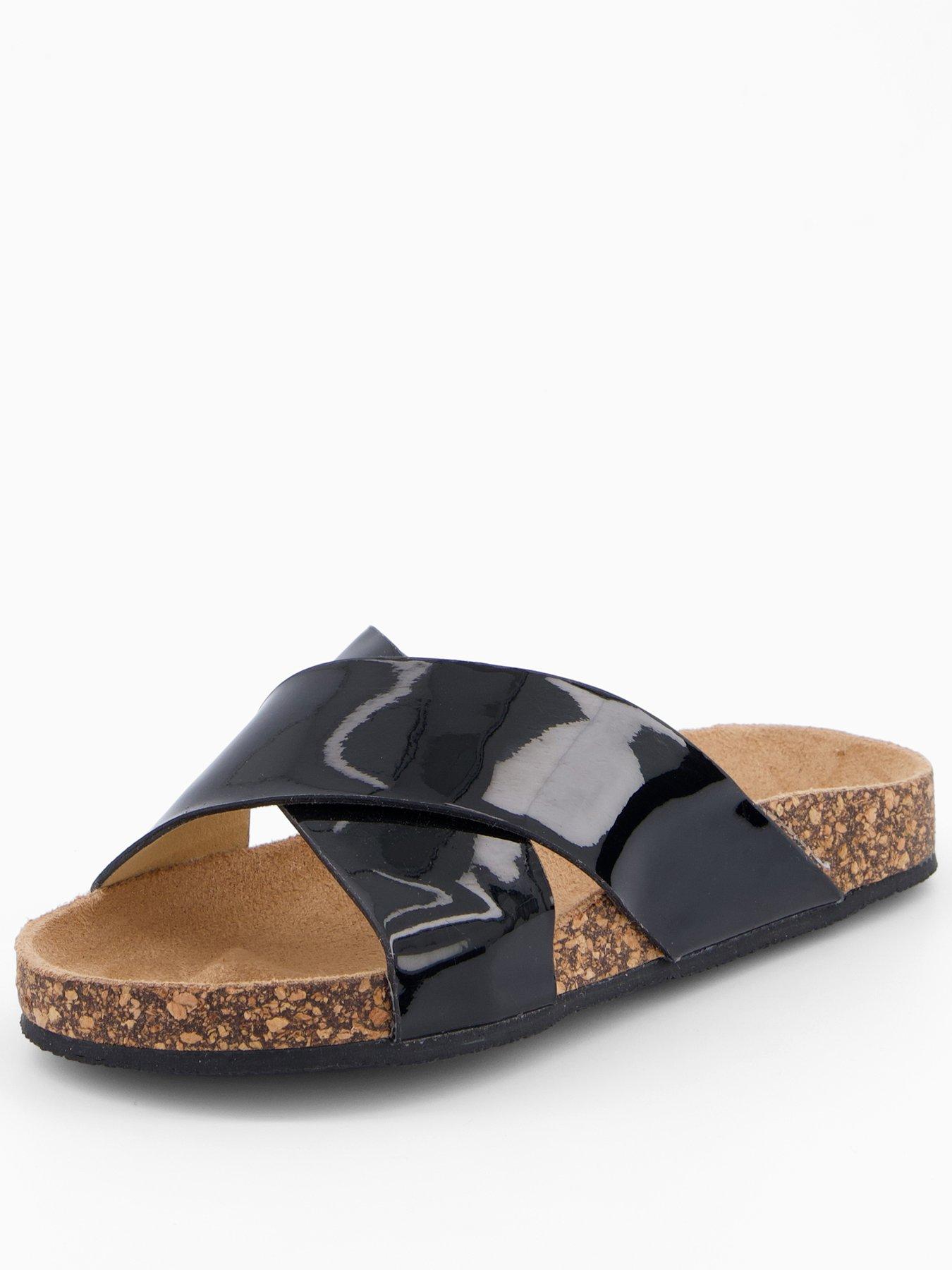The Very Collection Patent Cross Over Corkbed Sliders - Black