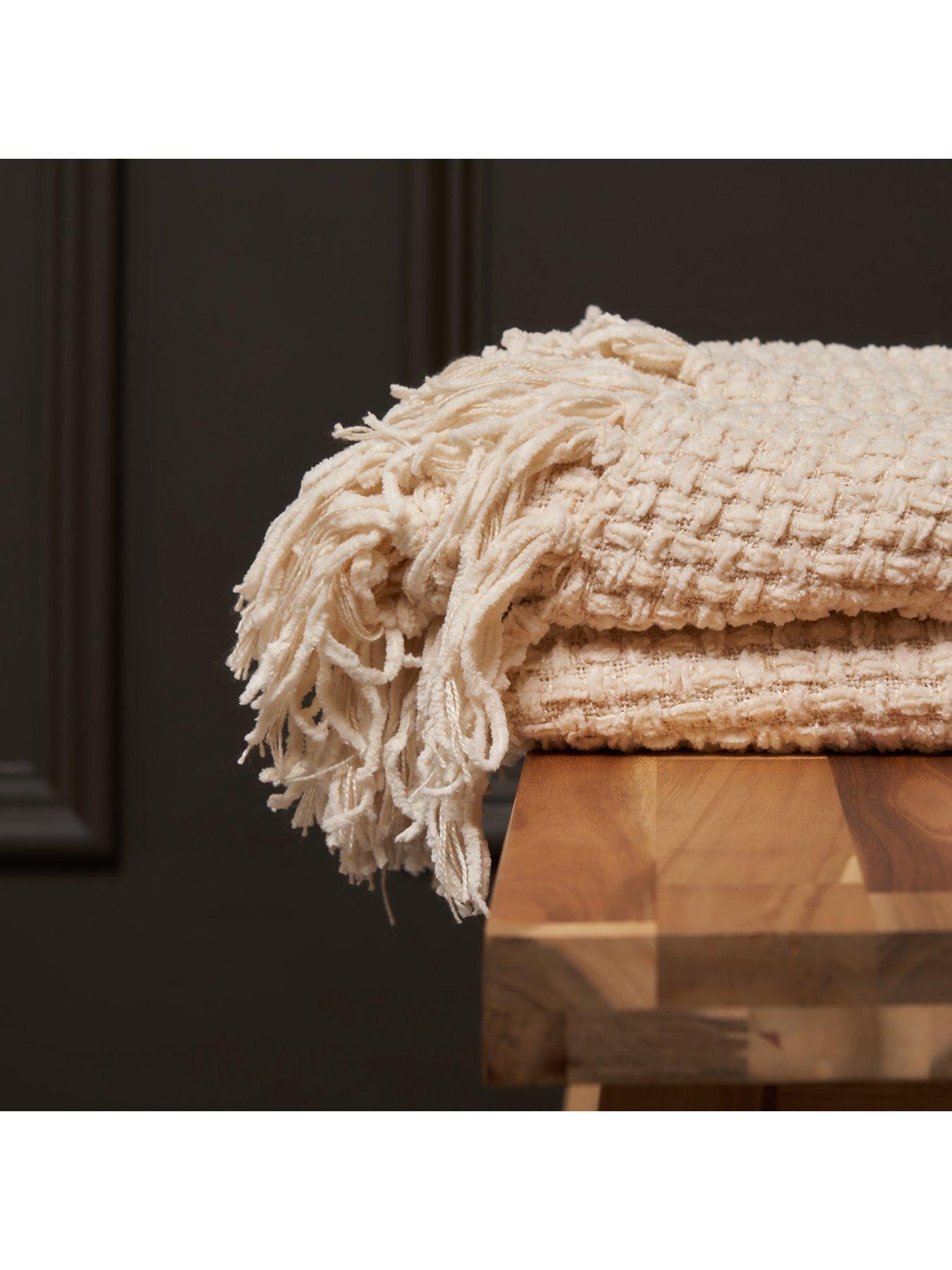 the-very-collection-cross-weave-chenille-throwoutfit
