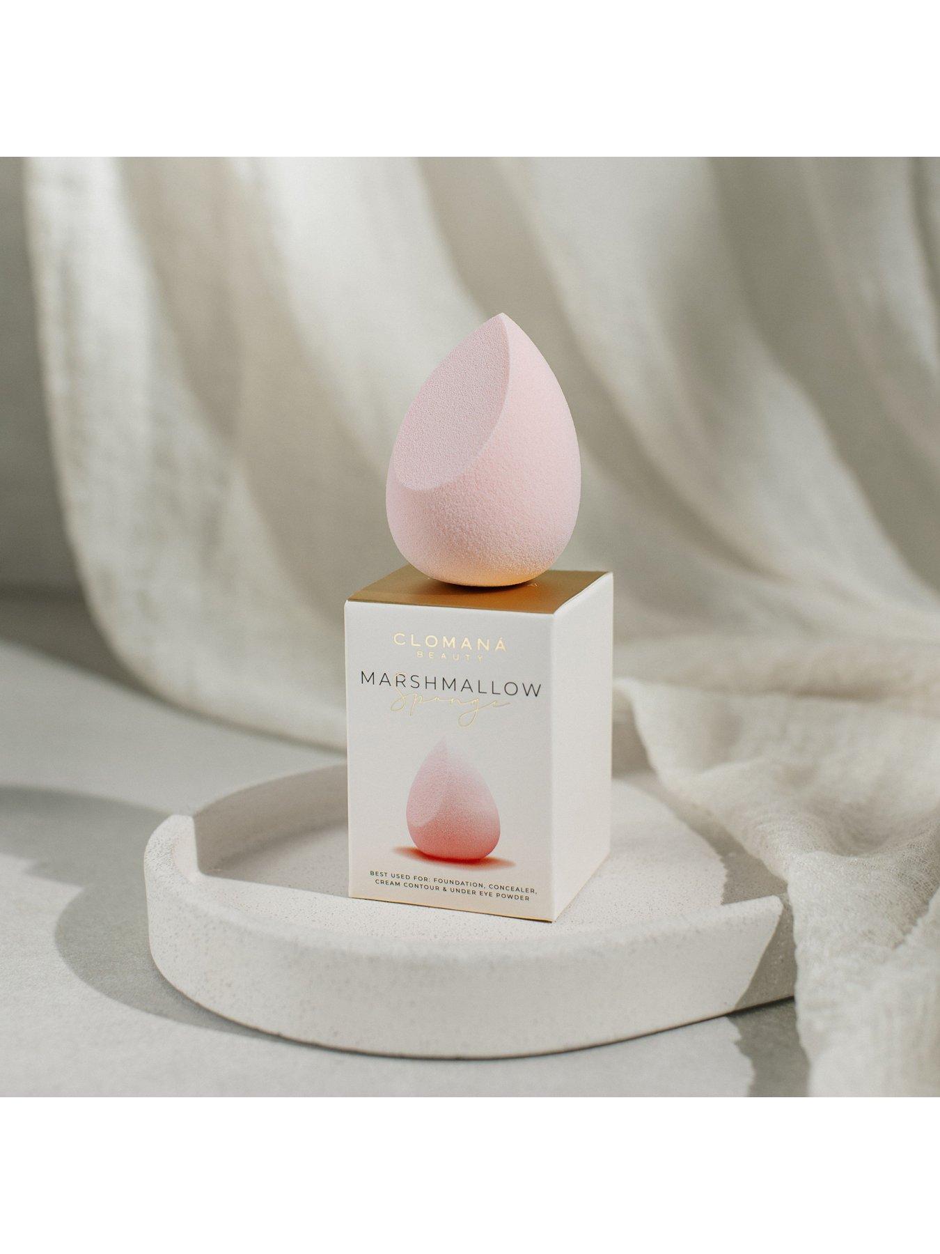 Image 3 of 3 of Clomana Marshmallow Essentials Gift Set