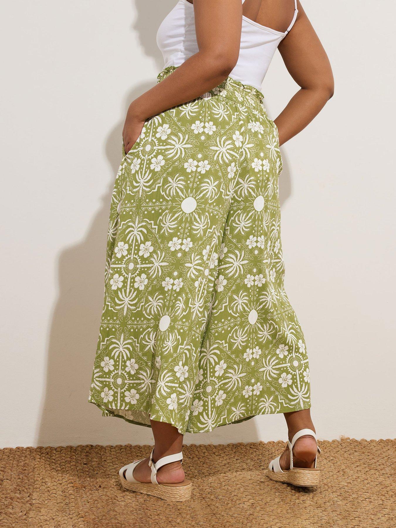 Image 2 of 4 of Yours Curve Shirred Crop Trouser - Green
